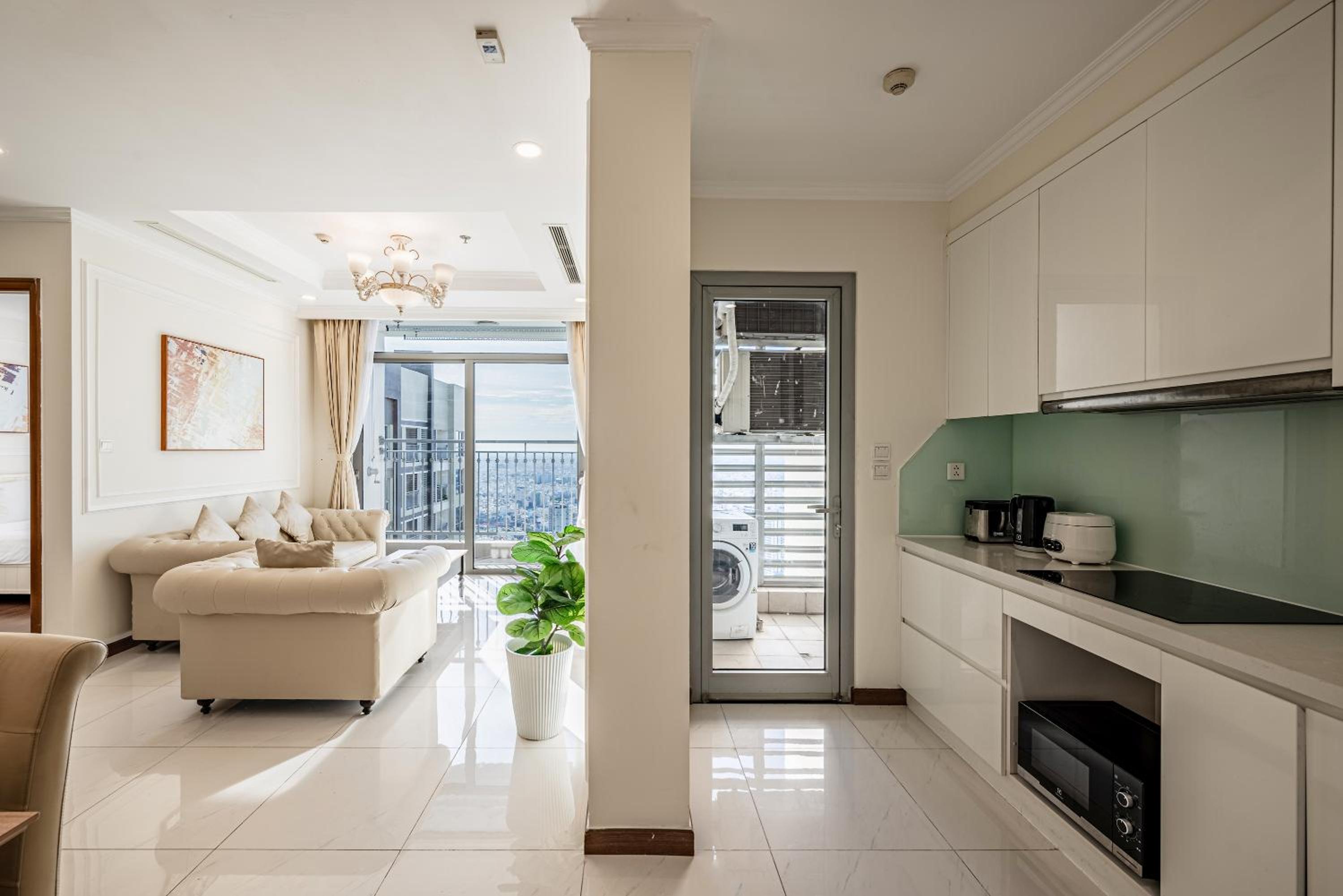 CR Concept Serviced Apartment - Vinhomes and Landmark 81