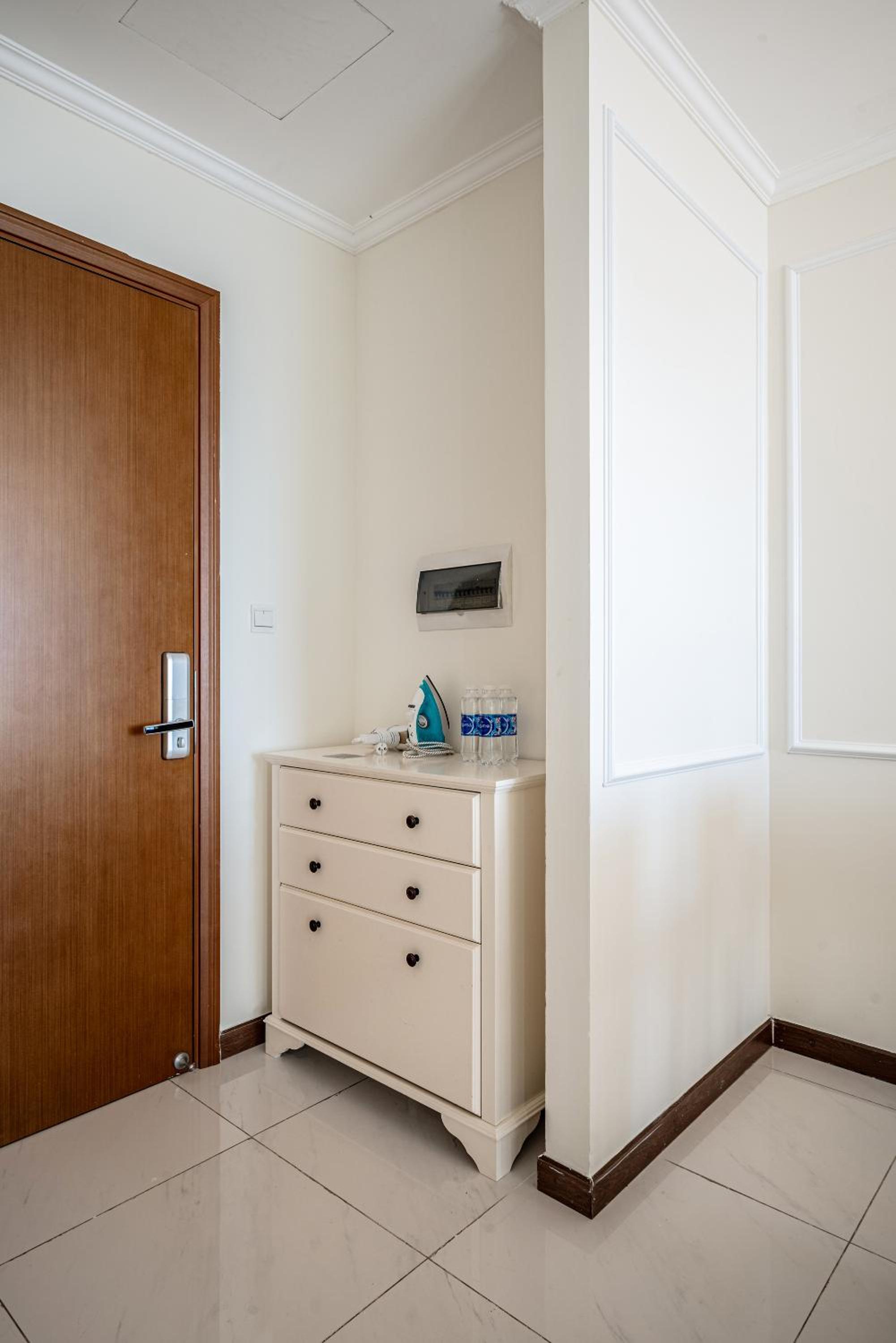 CR Concept Serviced Apartment - Vinhomes and Landmark 81