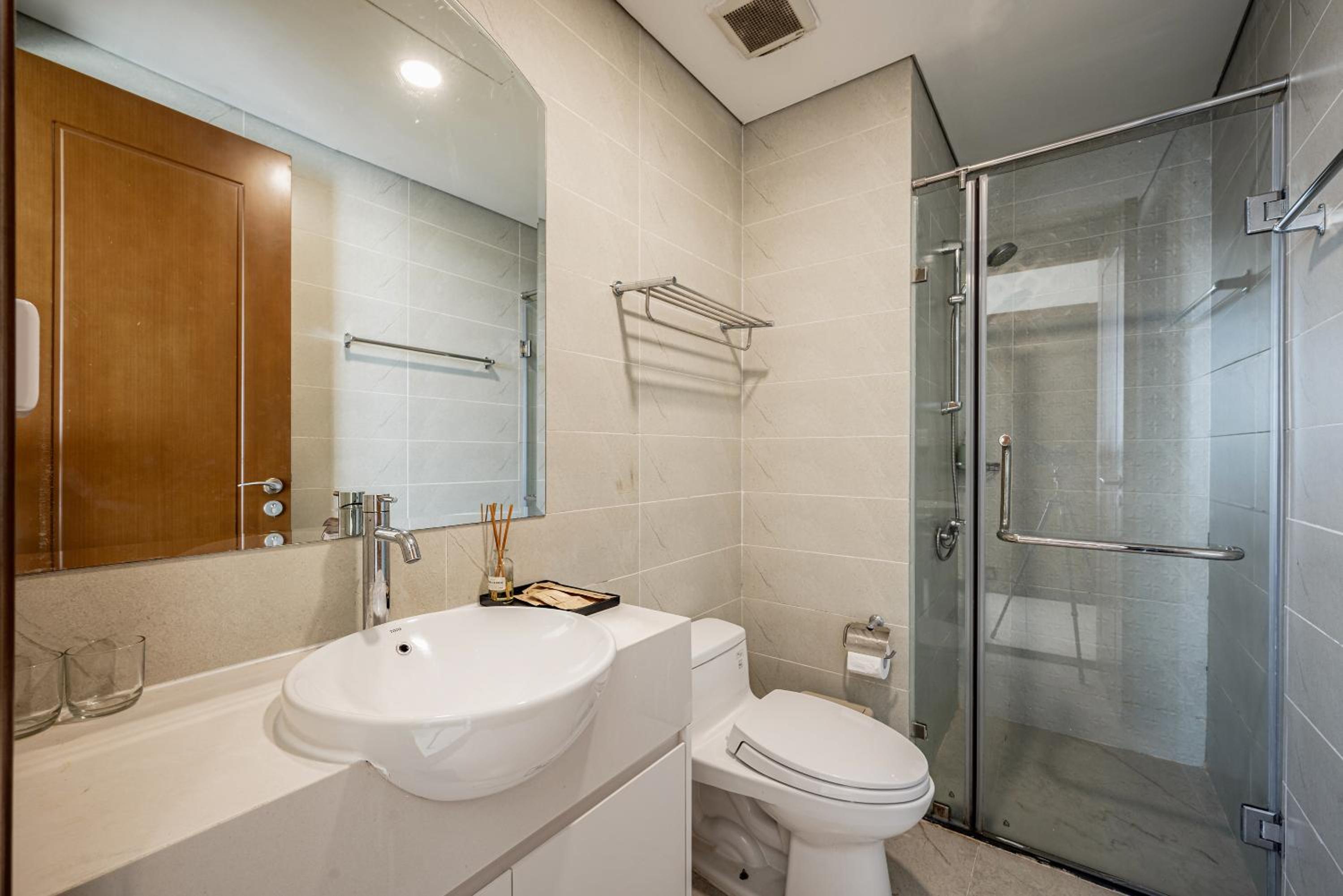 CR Concept Serviced Apartment - Vinhomes and Landmark 81