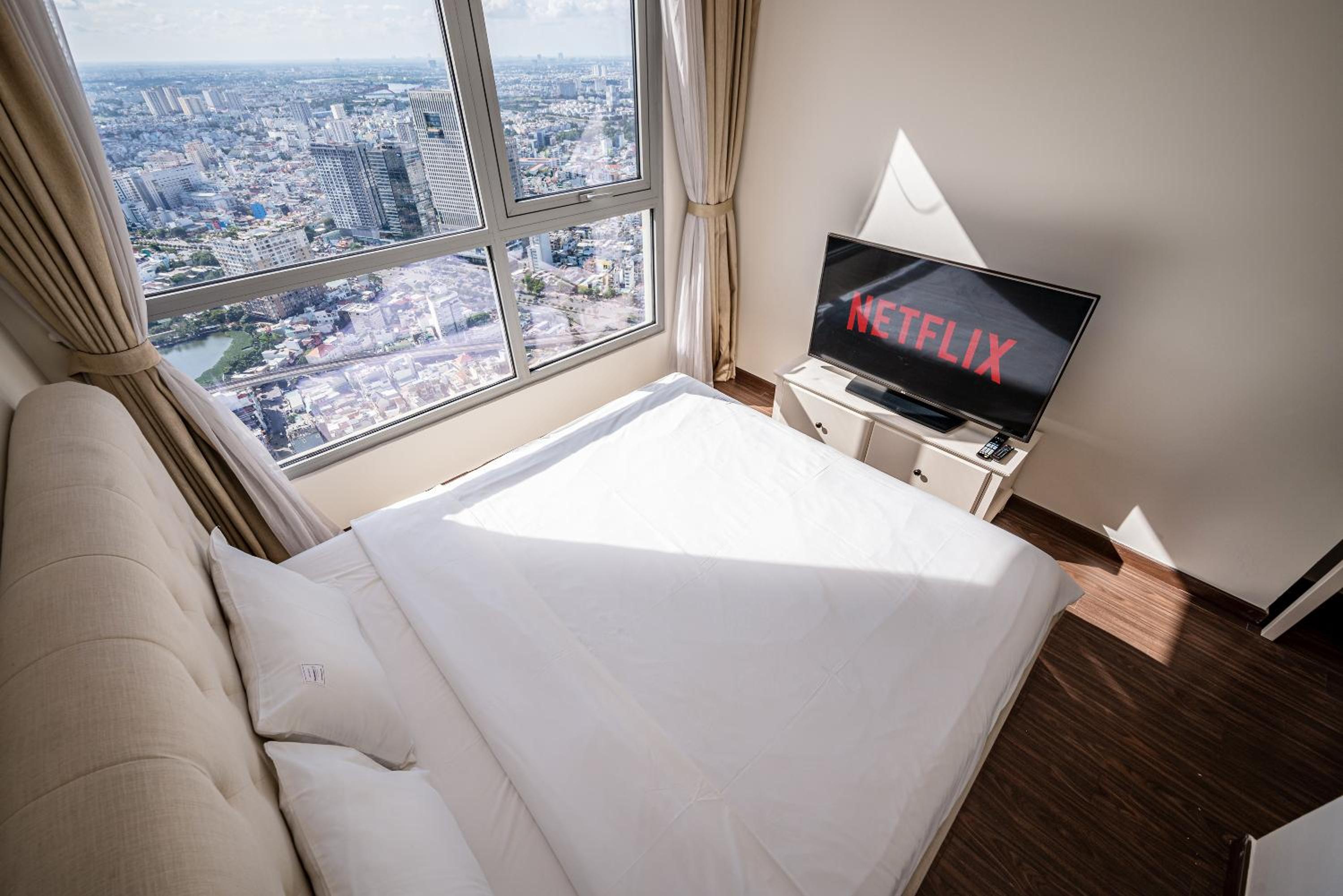 CR Concept Serviced Apartment - Vinhomes and Landmark 81