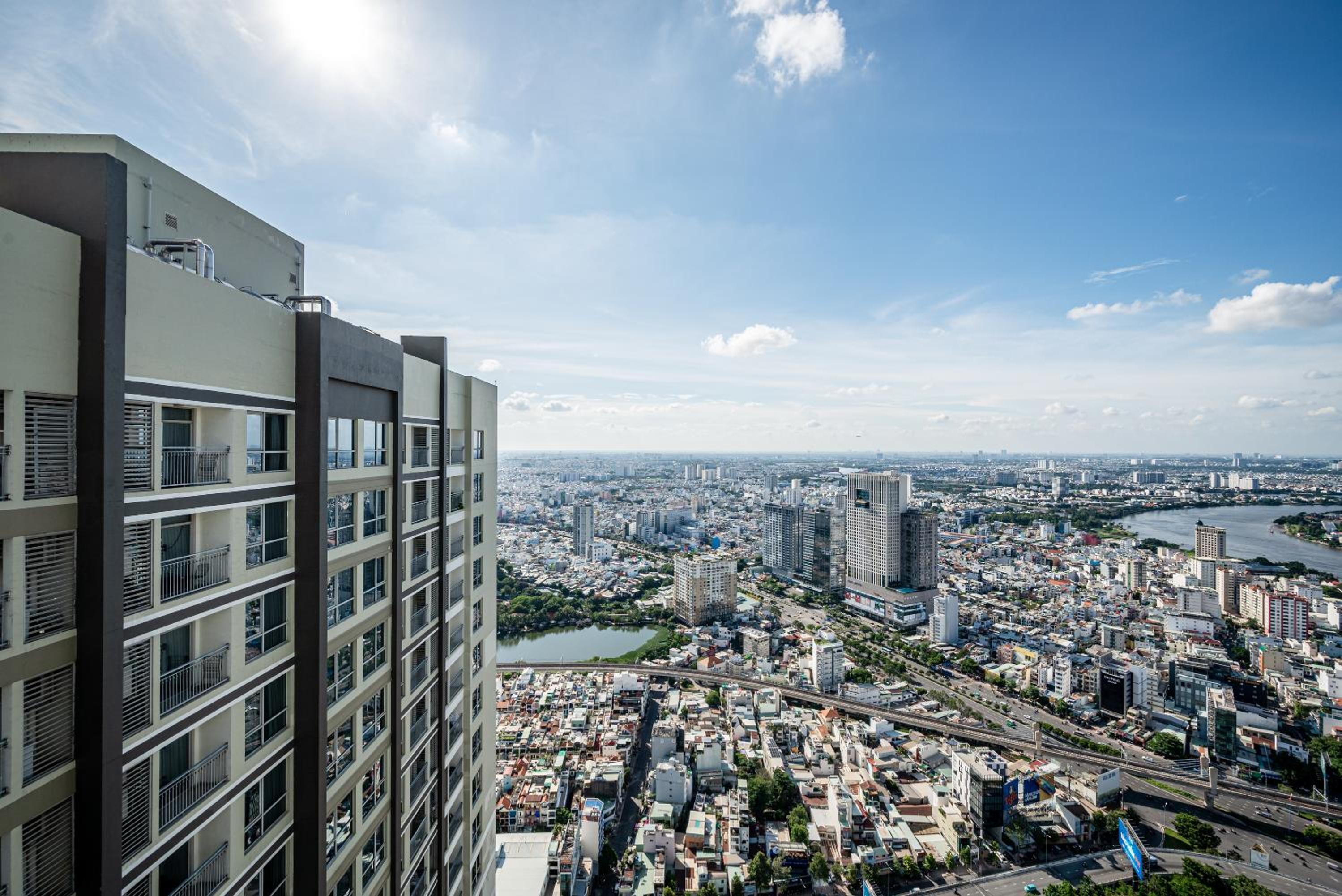 CR Concept Serviced Apartment - Vinhomes and Landmark 81