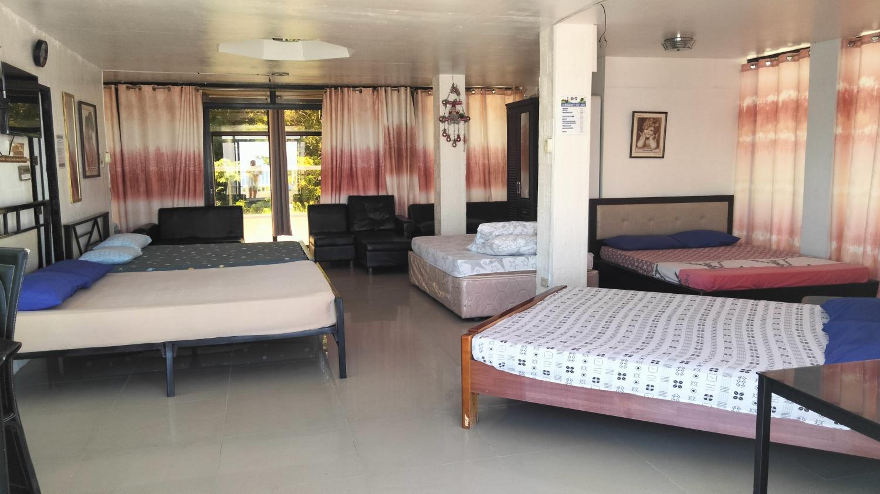 Glass Palace House Rental view 4