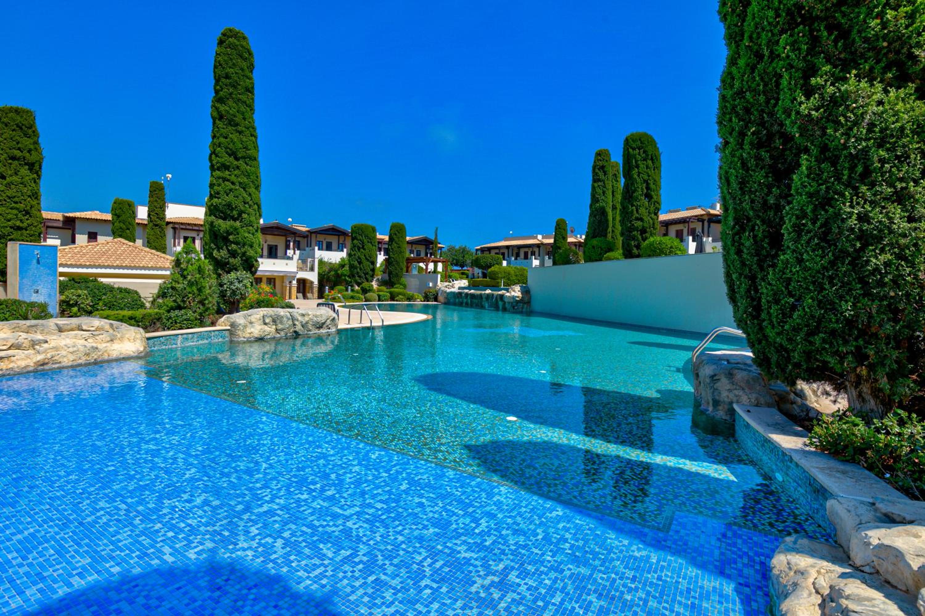 2 bedroom Apartment Chloe with communal pool, Aphrodite Hills Resort