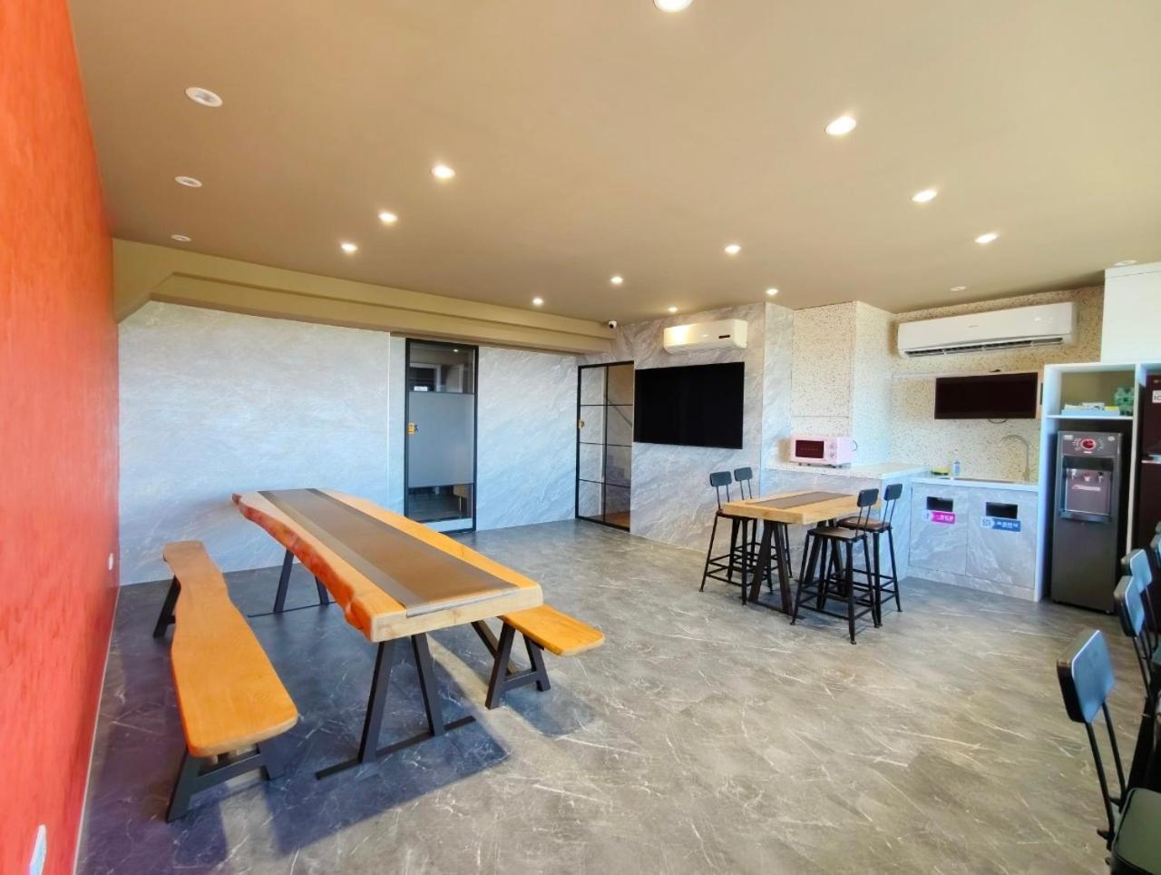 Jiufen Mountain Stay