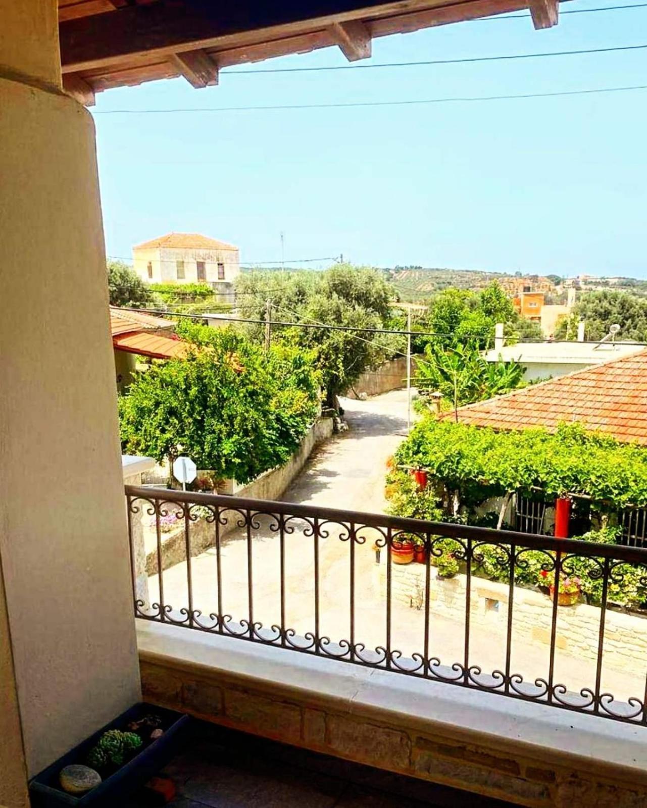 Lena's Traditional House view 4