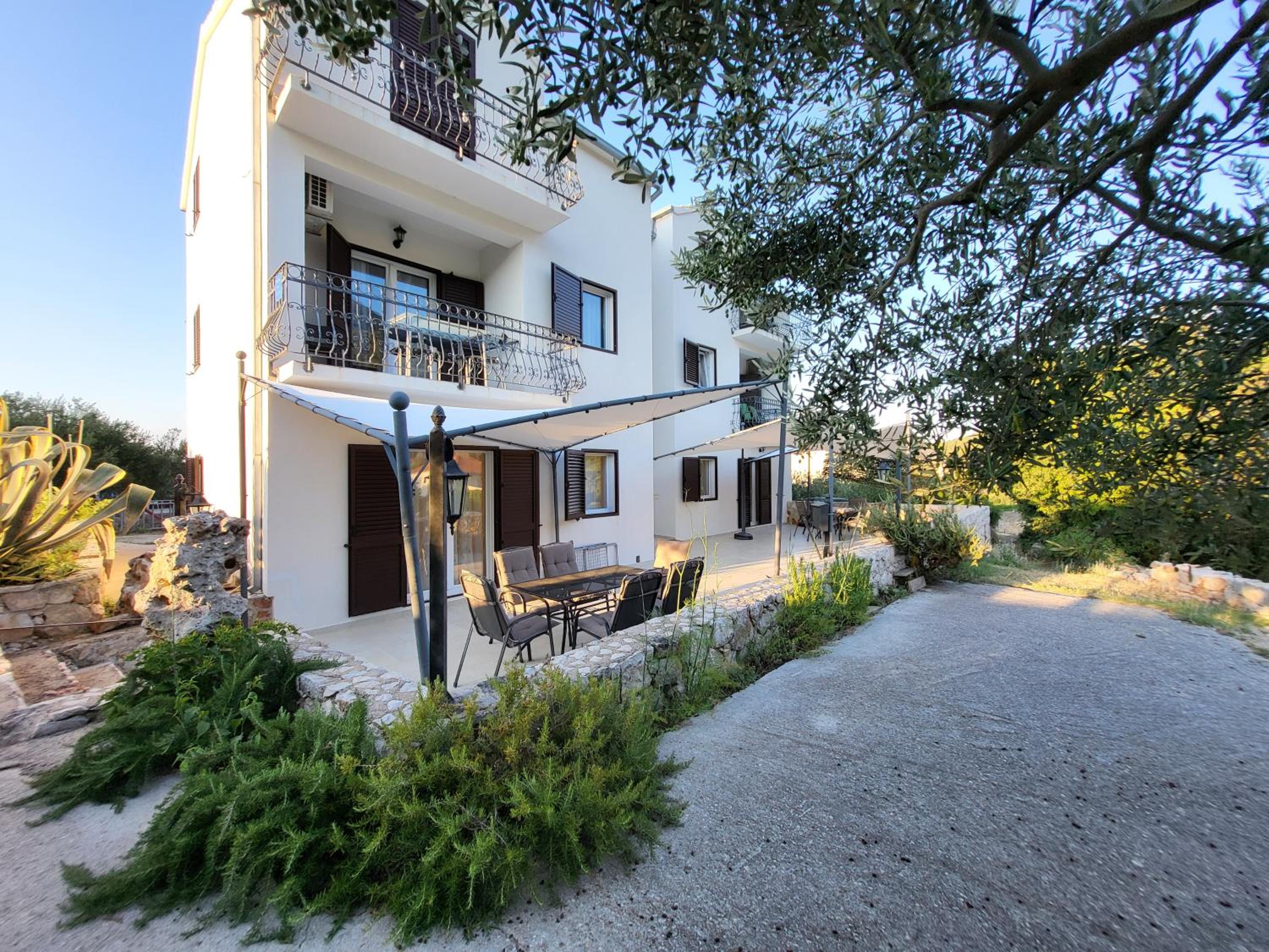Apartments Pitve
