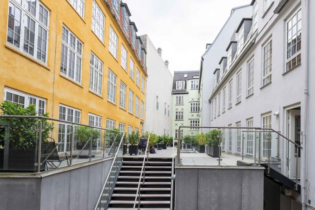 Spacious Double-Apartment for 10 in CPH City Center view 2