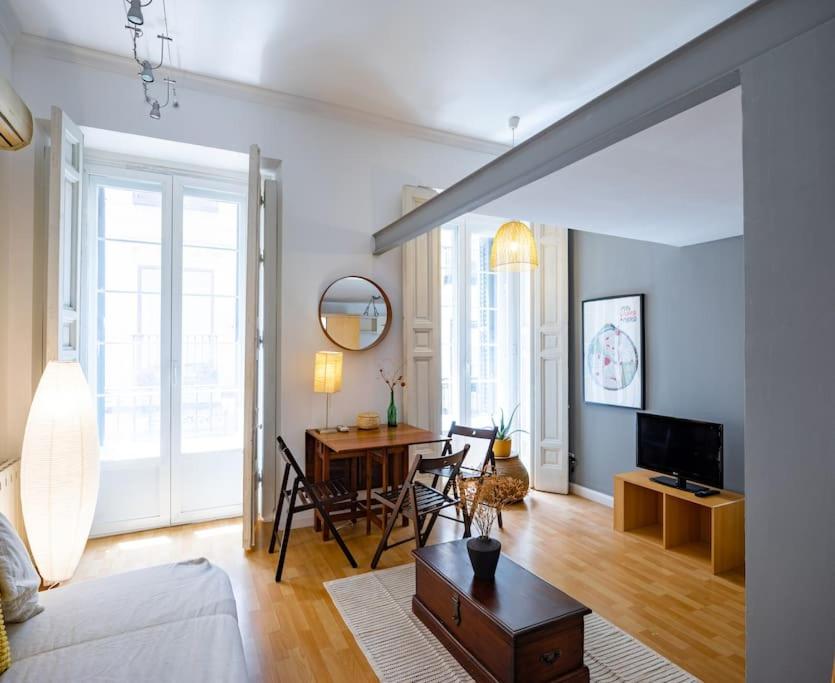 Beautiful apartment in Malasaña for 3 pax - Ferrer view 3