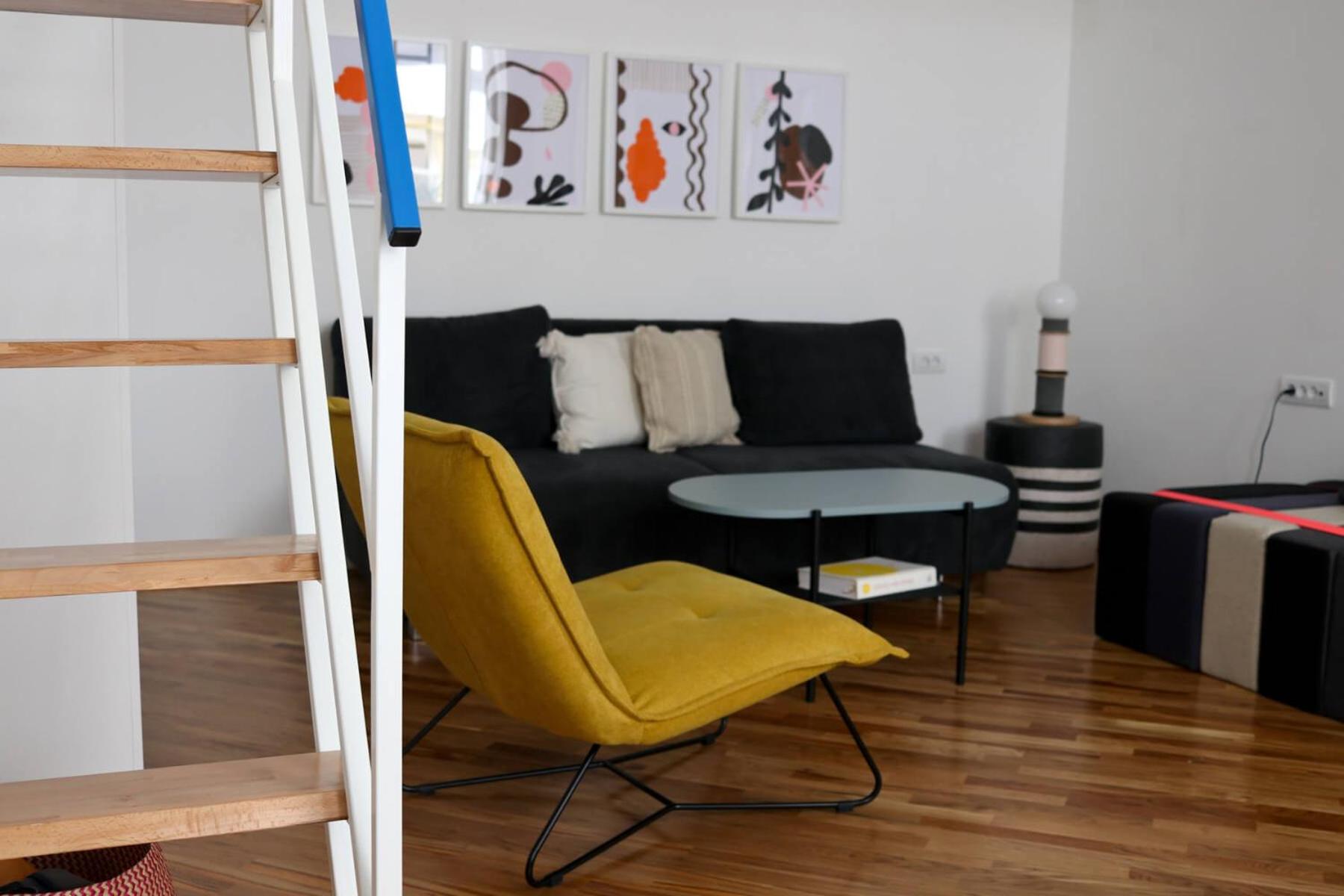 Artists Flat in City Centre view 4