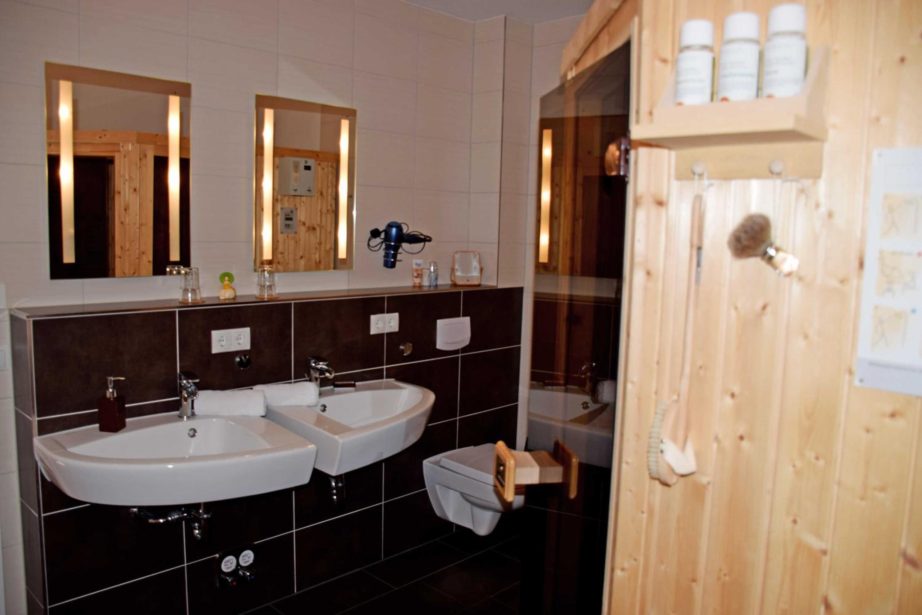 Gutshaus_Appartements mit Kamin_ S