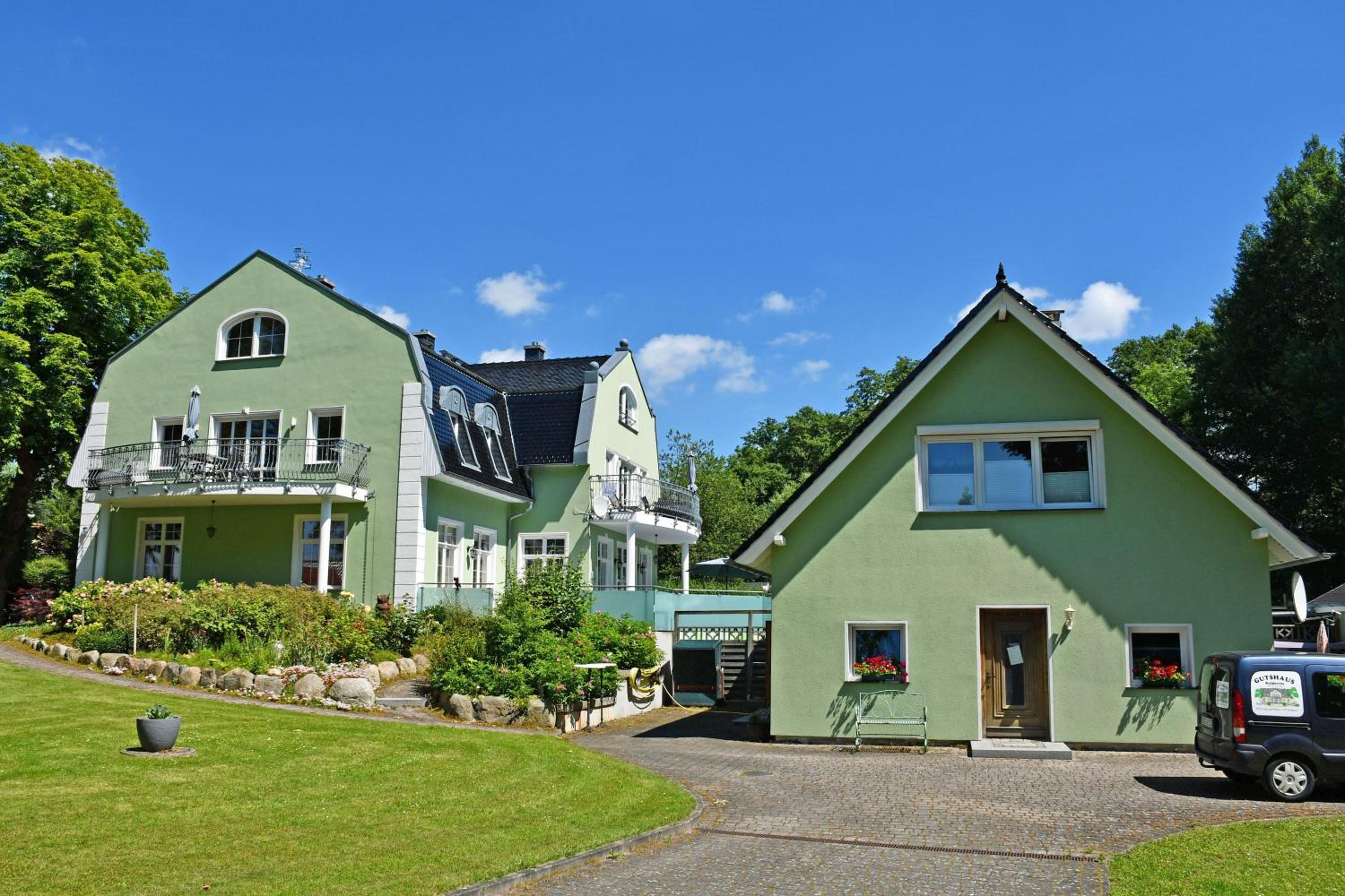 Gutshaus_Appartements mit Kamin_ S