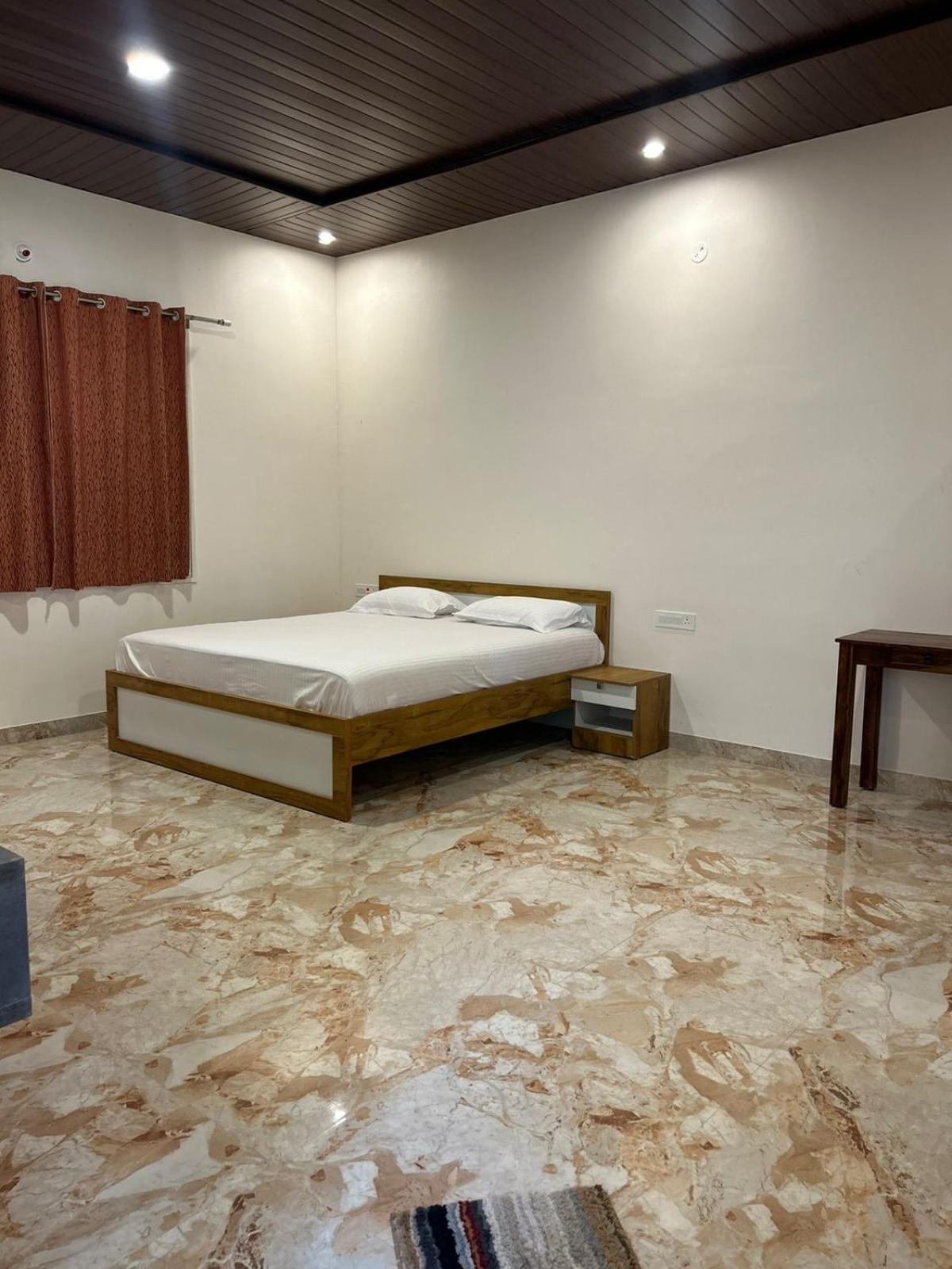 Robasta Tropica Form Stay view 2