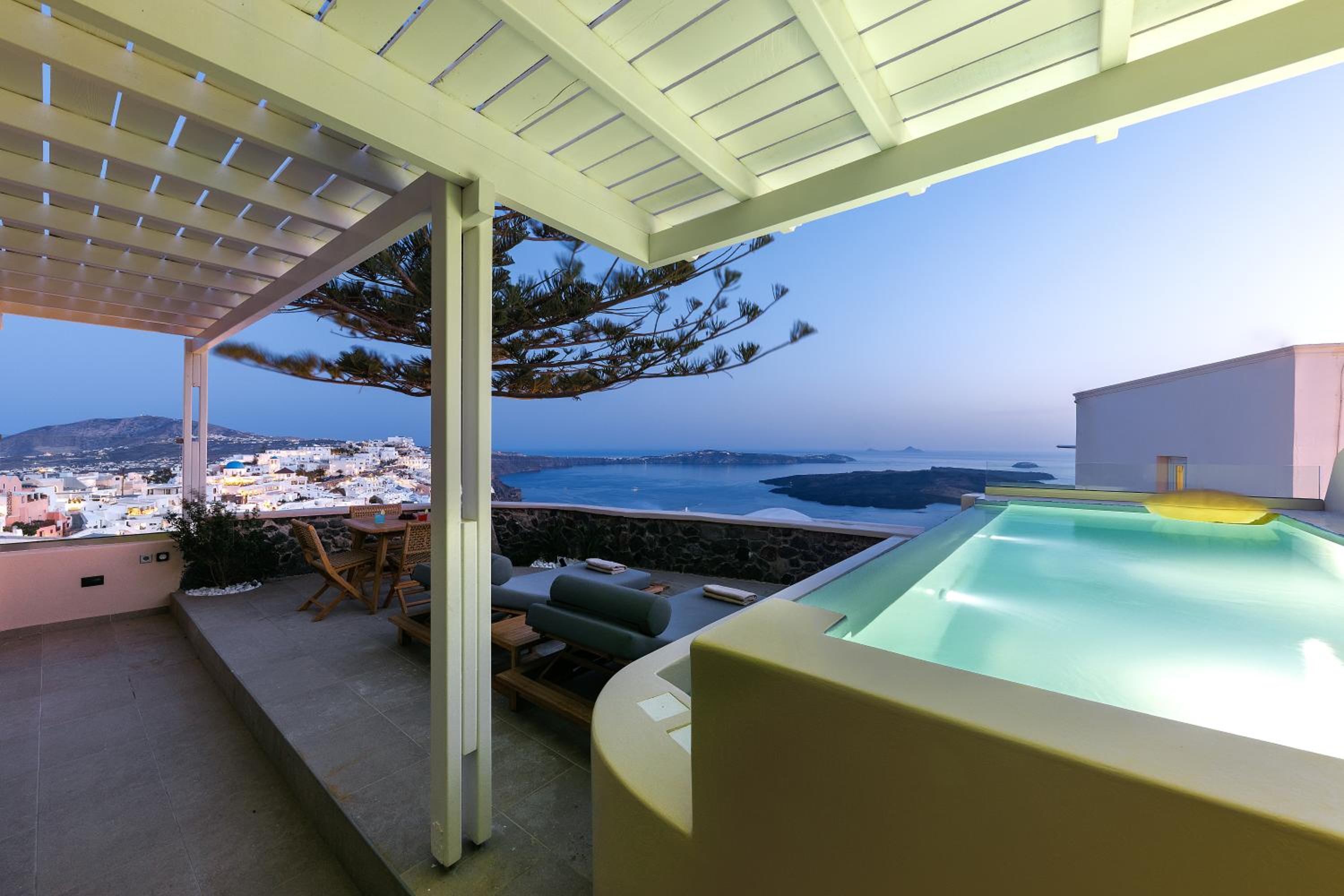 Morfes Luxury Suites by Caldera Houses