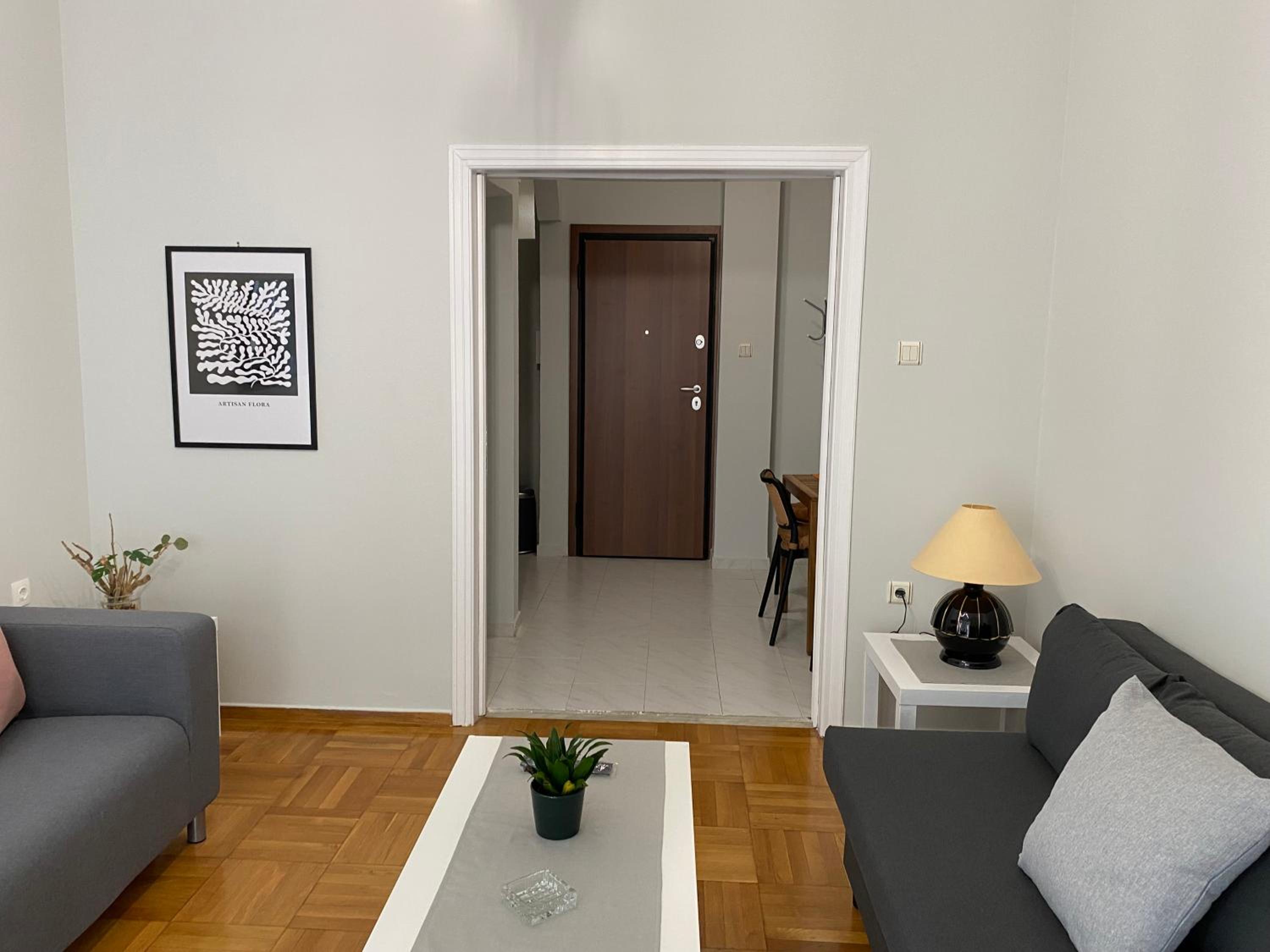 Urban Chic Flat Pagrati Athens