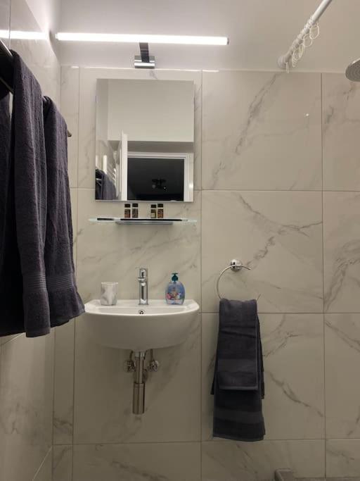 Urban Chic Flat Pagrati Athens