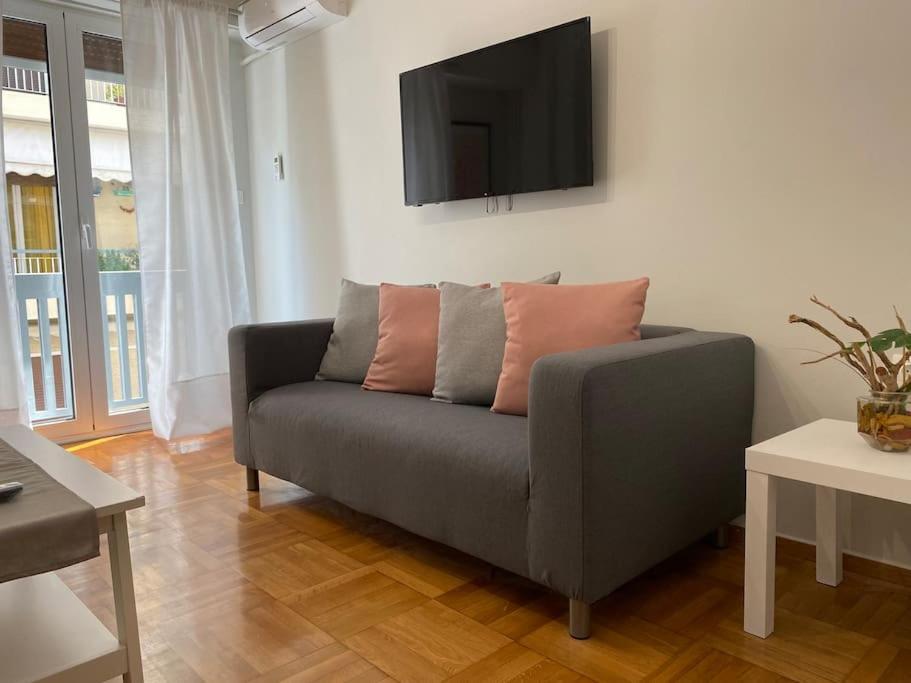 Urban Chic Flat Pagrati Athens