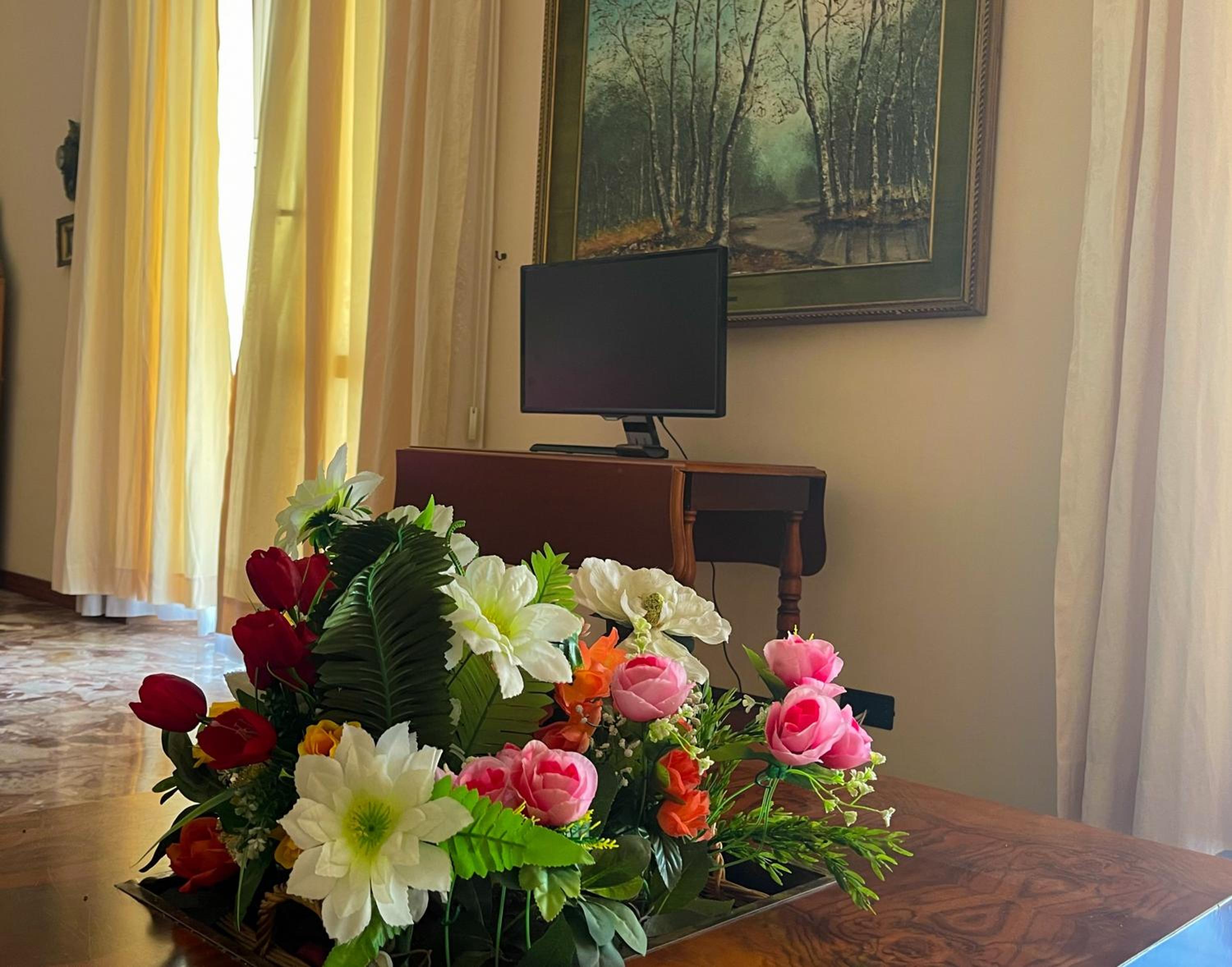 Ferro Historic Apartment - Centralissimo - 100mt dal mare view 3