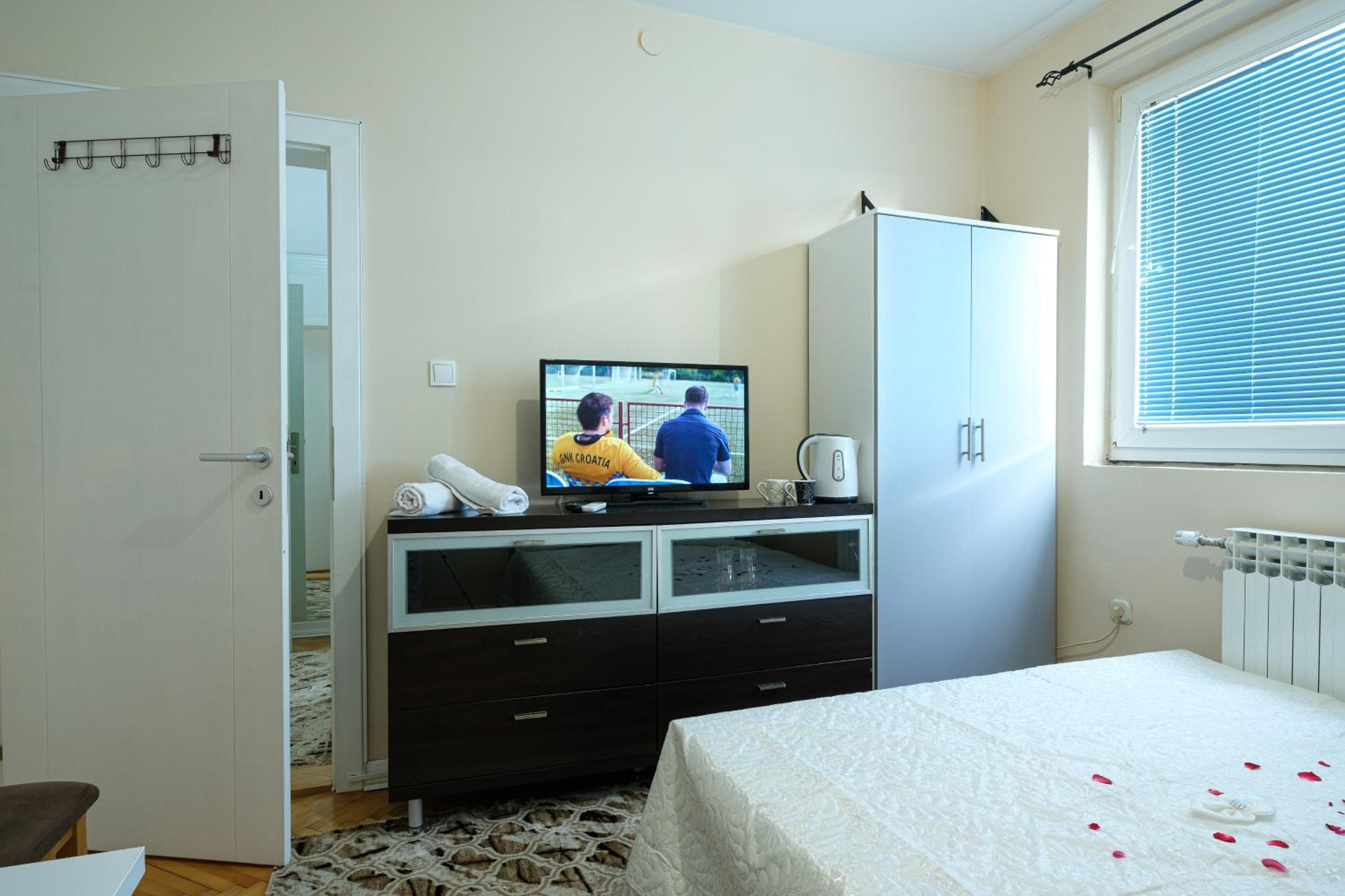 Evergreen Apartments