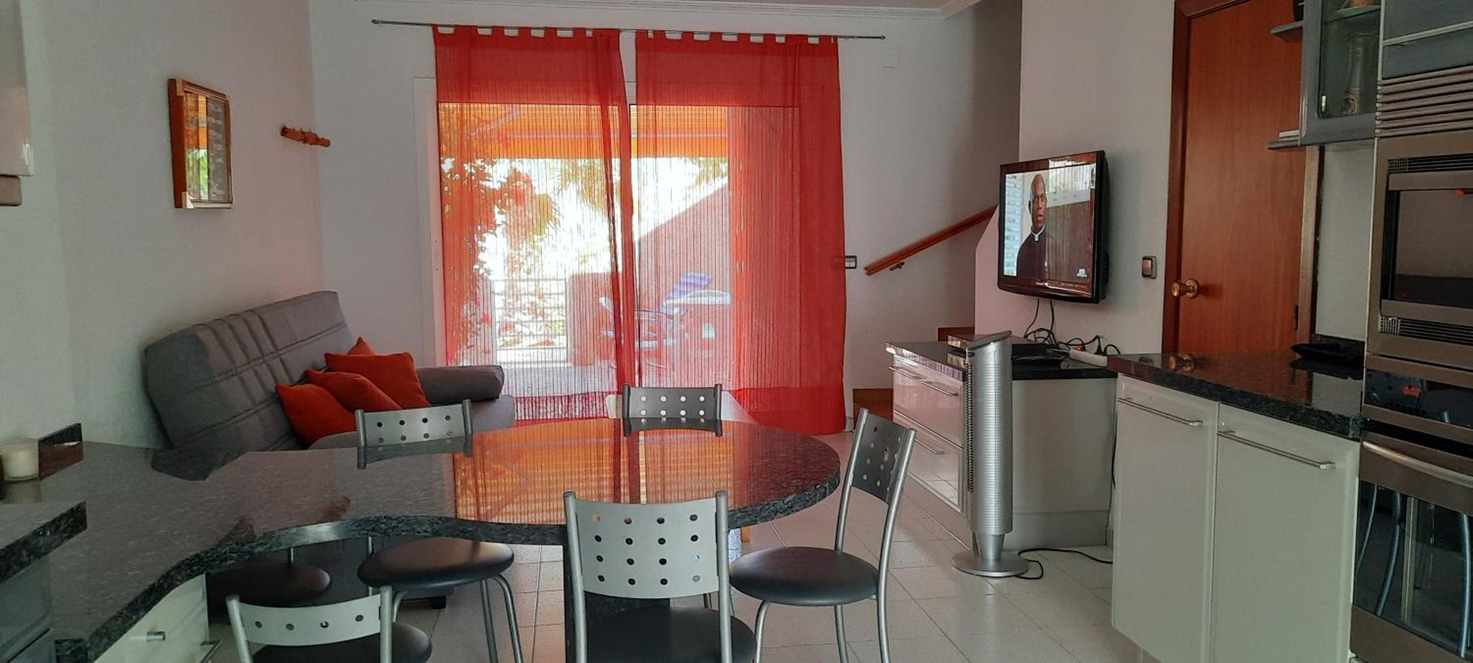 Apartamento dúplex con terraza y parking