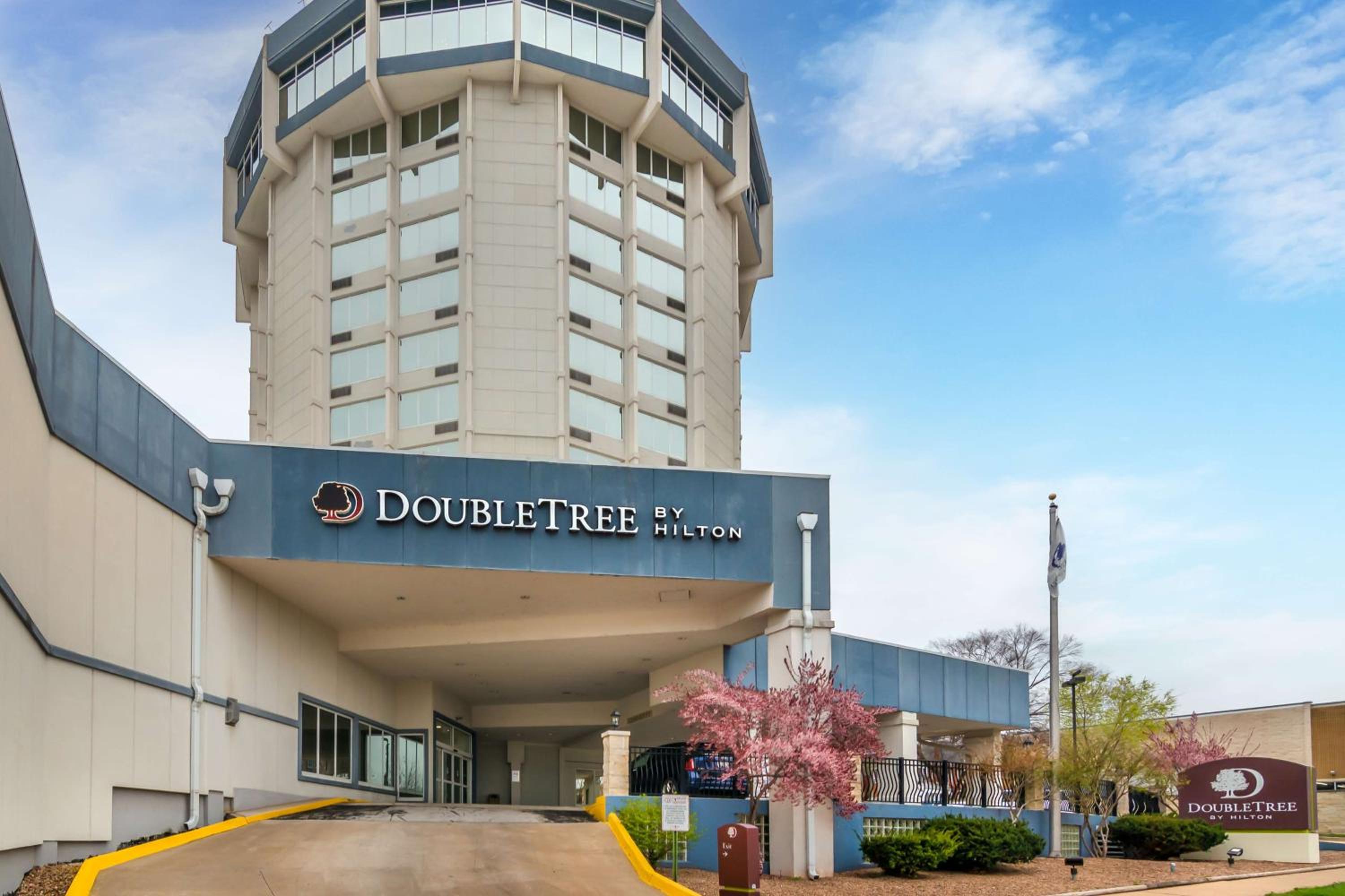 Jefferson City Vacations - DoubleTree by Hilton Jefferson City - Property Image 3