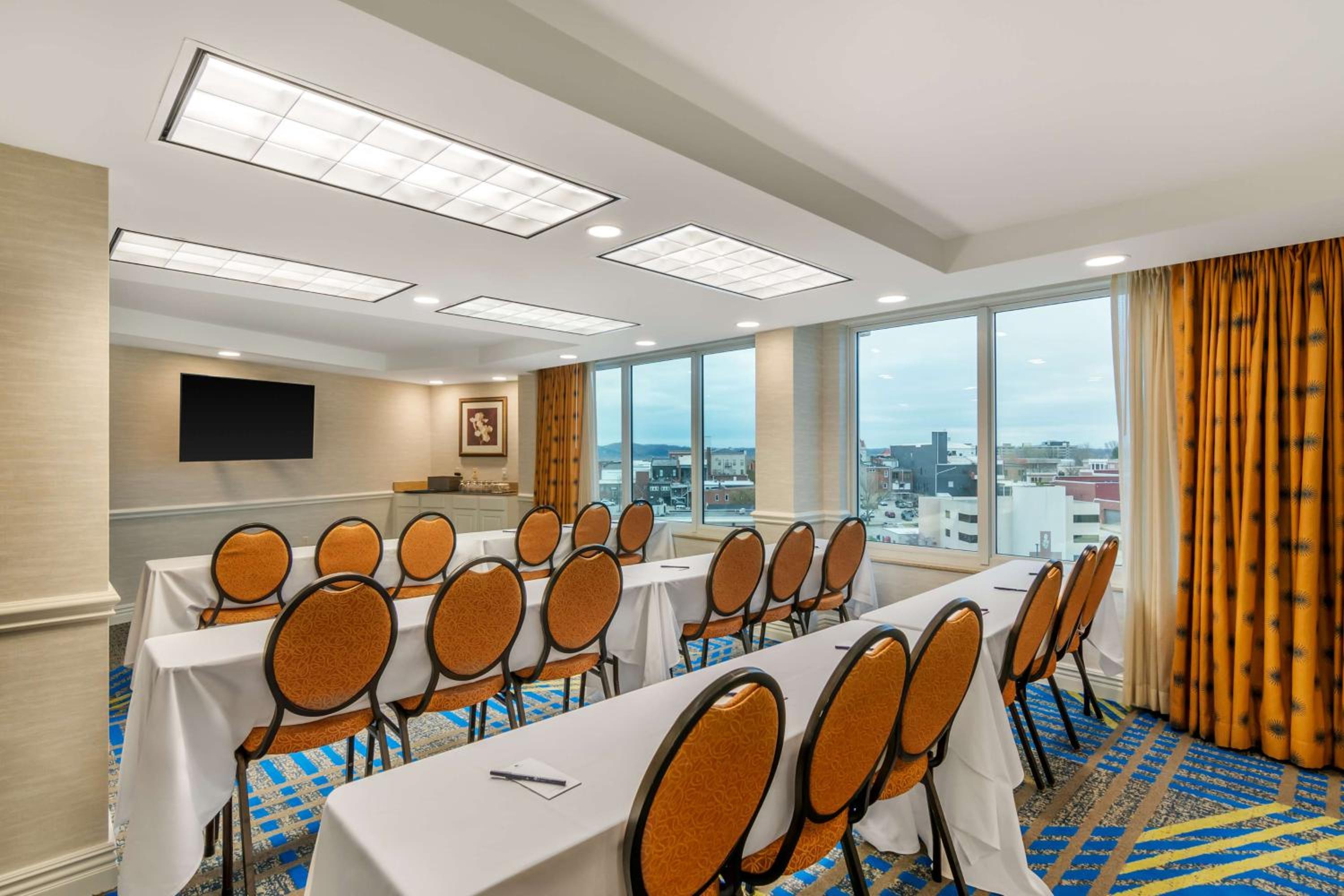 Jefferson City Vacations - DoubleTree by Hilton Jefferson City - Property Image 5