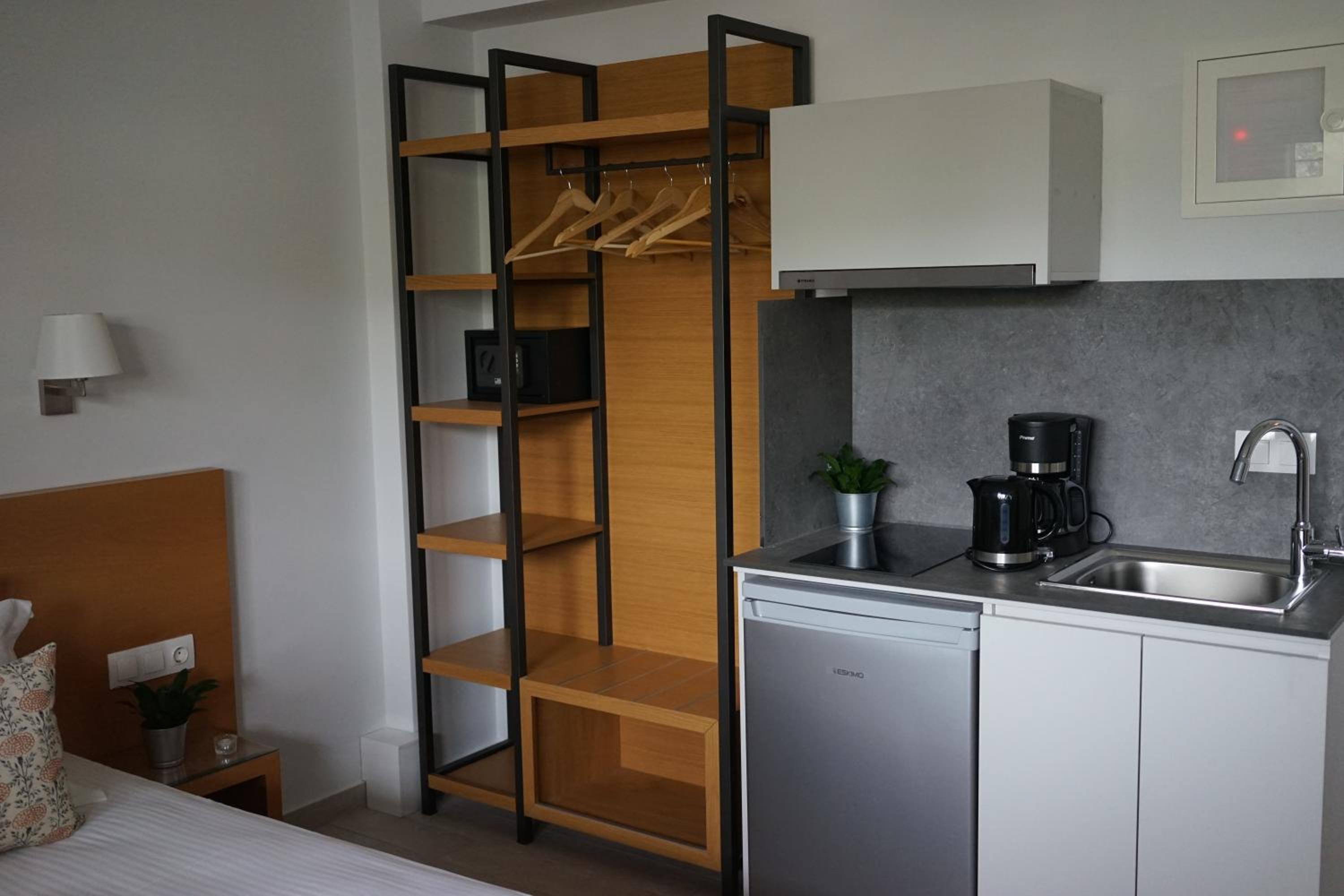 Acra Melia