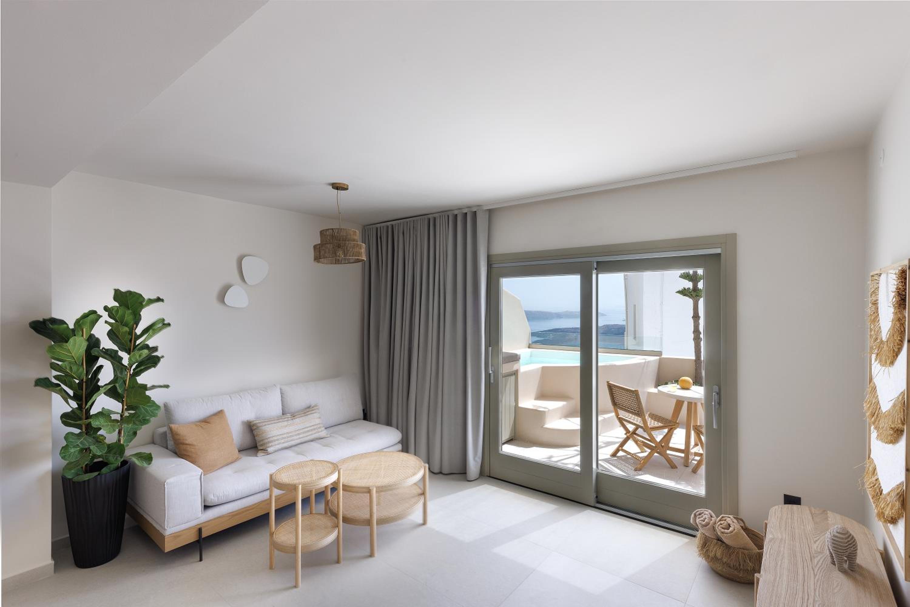 Morfes Luxury Suites by Caldera Houses