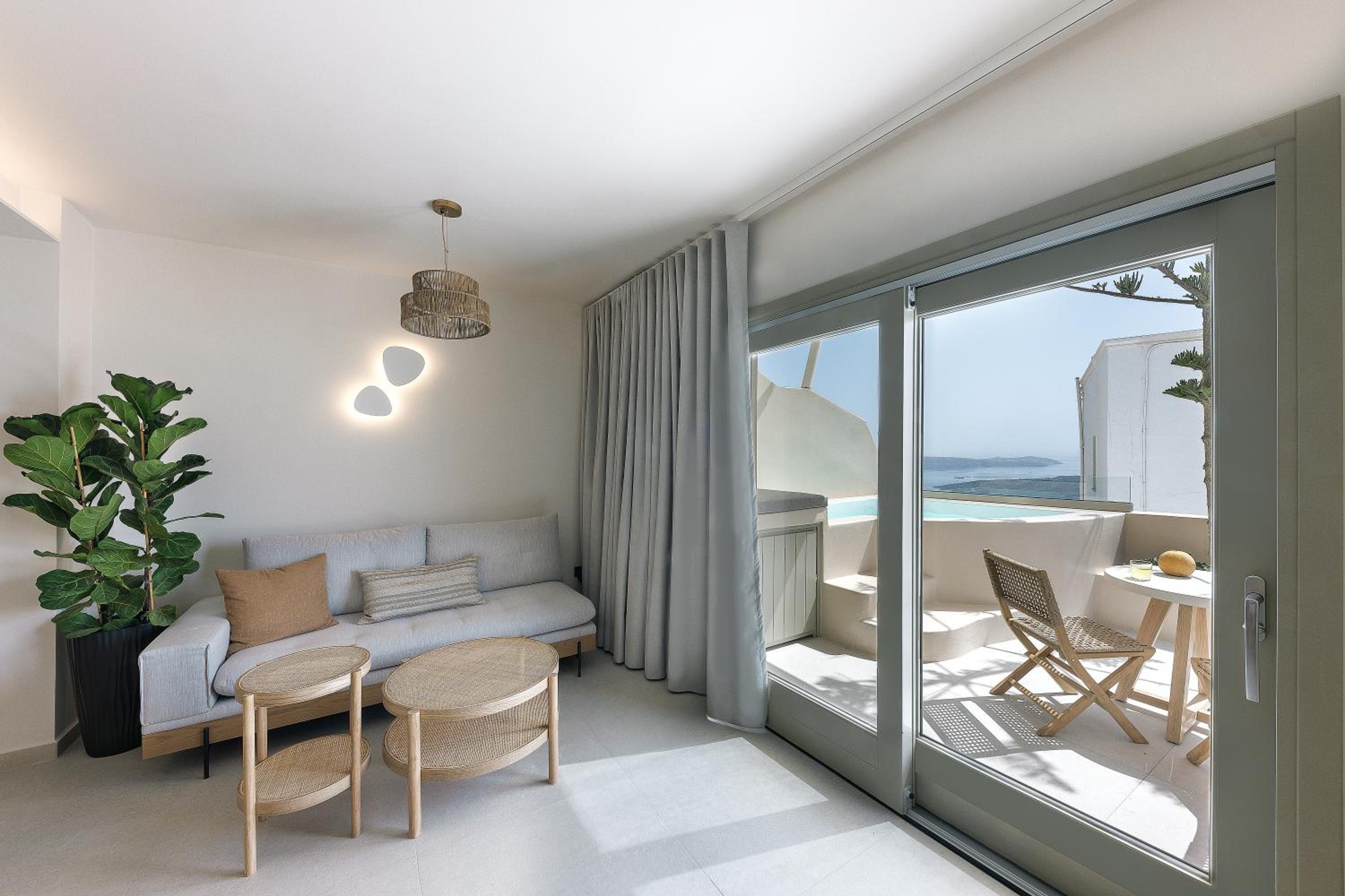 Morfes Luxury Suites by Caldera Houses