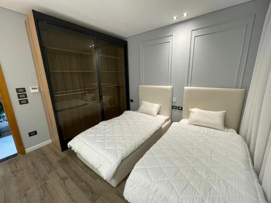 Luxury 3 bedroom apartment in new cairo view 4
