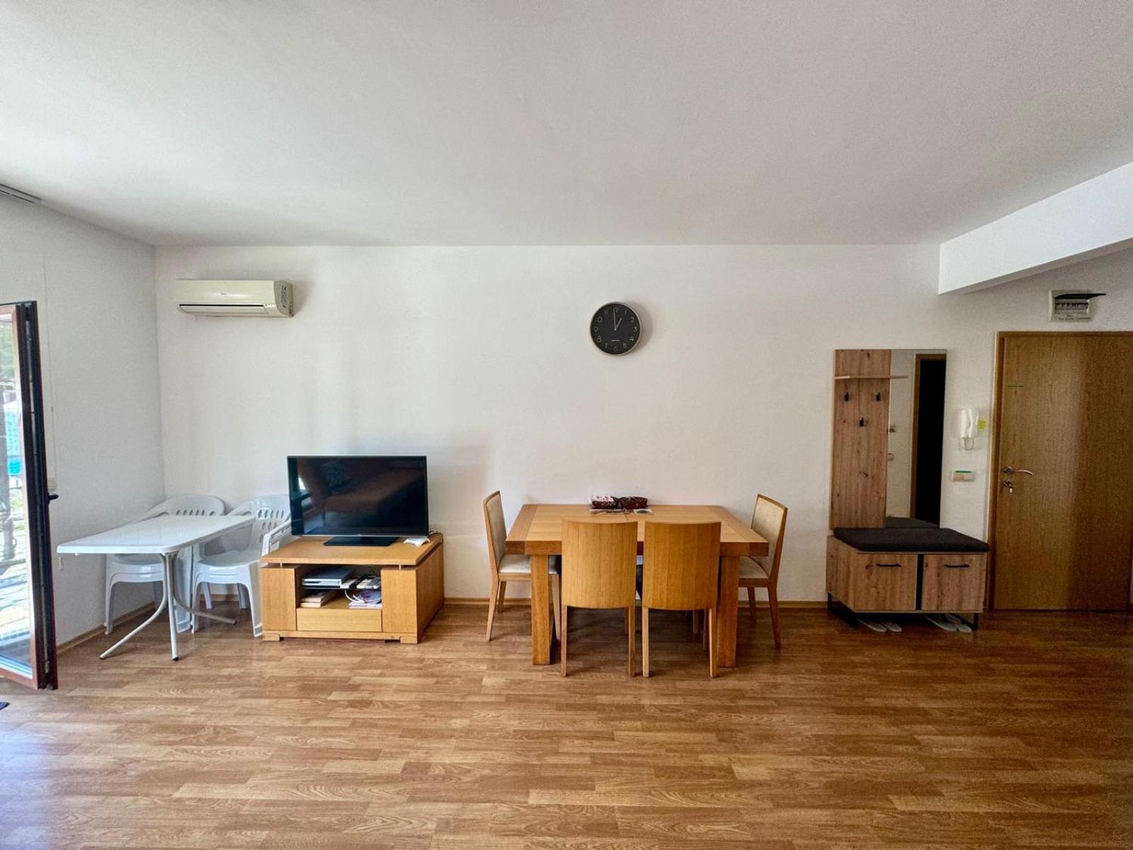 Beautiful 2 Room Apartment with Poolview outside from Aheloy