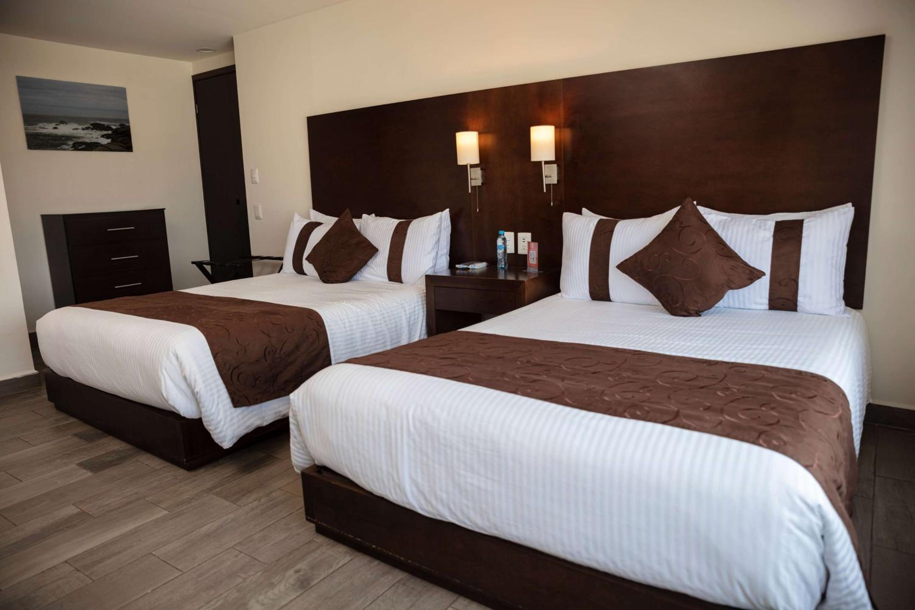 Tampico Vacations - Ramada by Wyndham Tampico Centro - Property Image 1