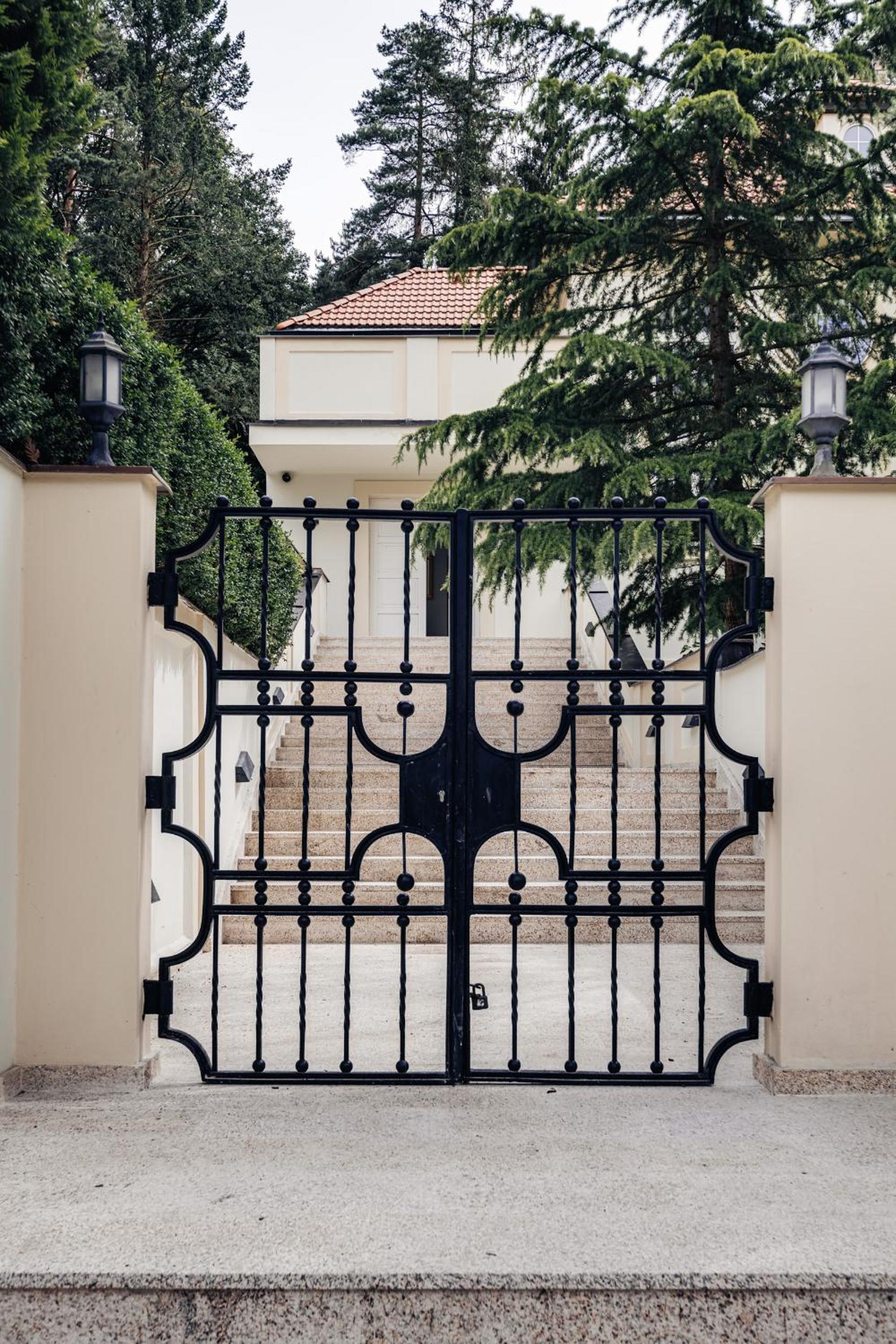 Vila Zlatý Slavík - Luxurious Villa with Spa