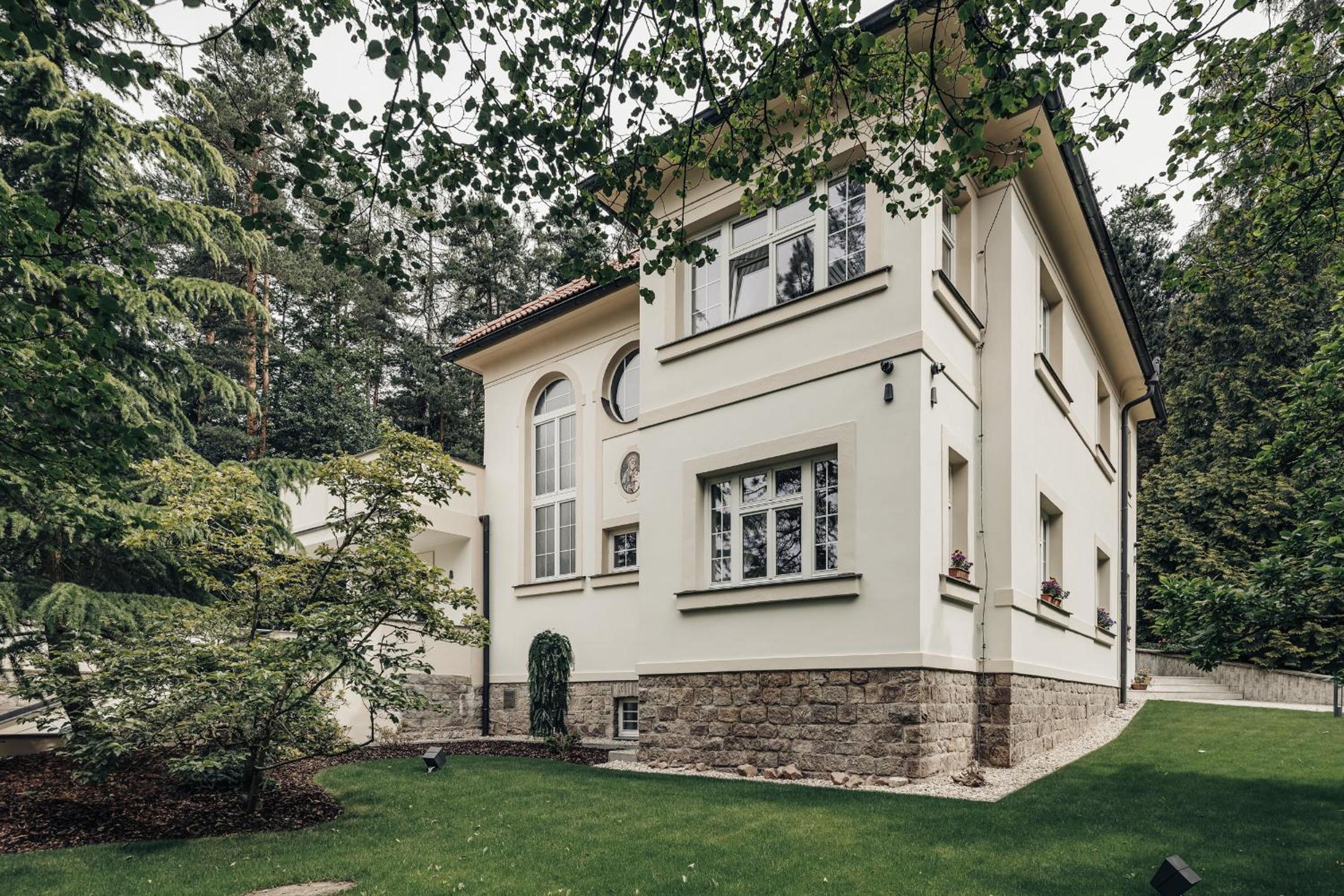 Vila Zlatý Slavík - Luxurious Villa with Spa