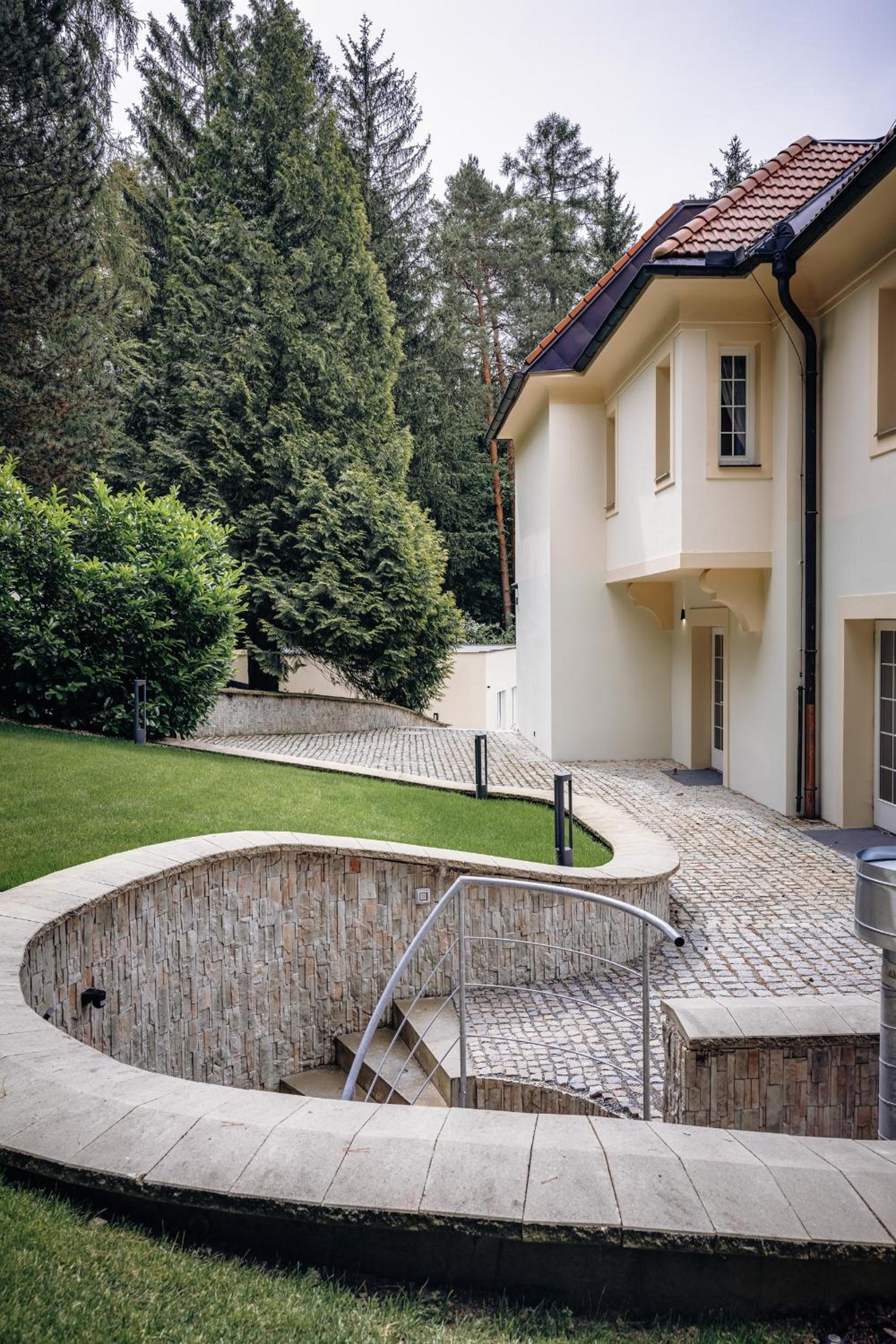 Vila Zlatý Slavík - Luxurious Villa with Spa