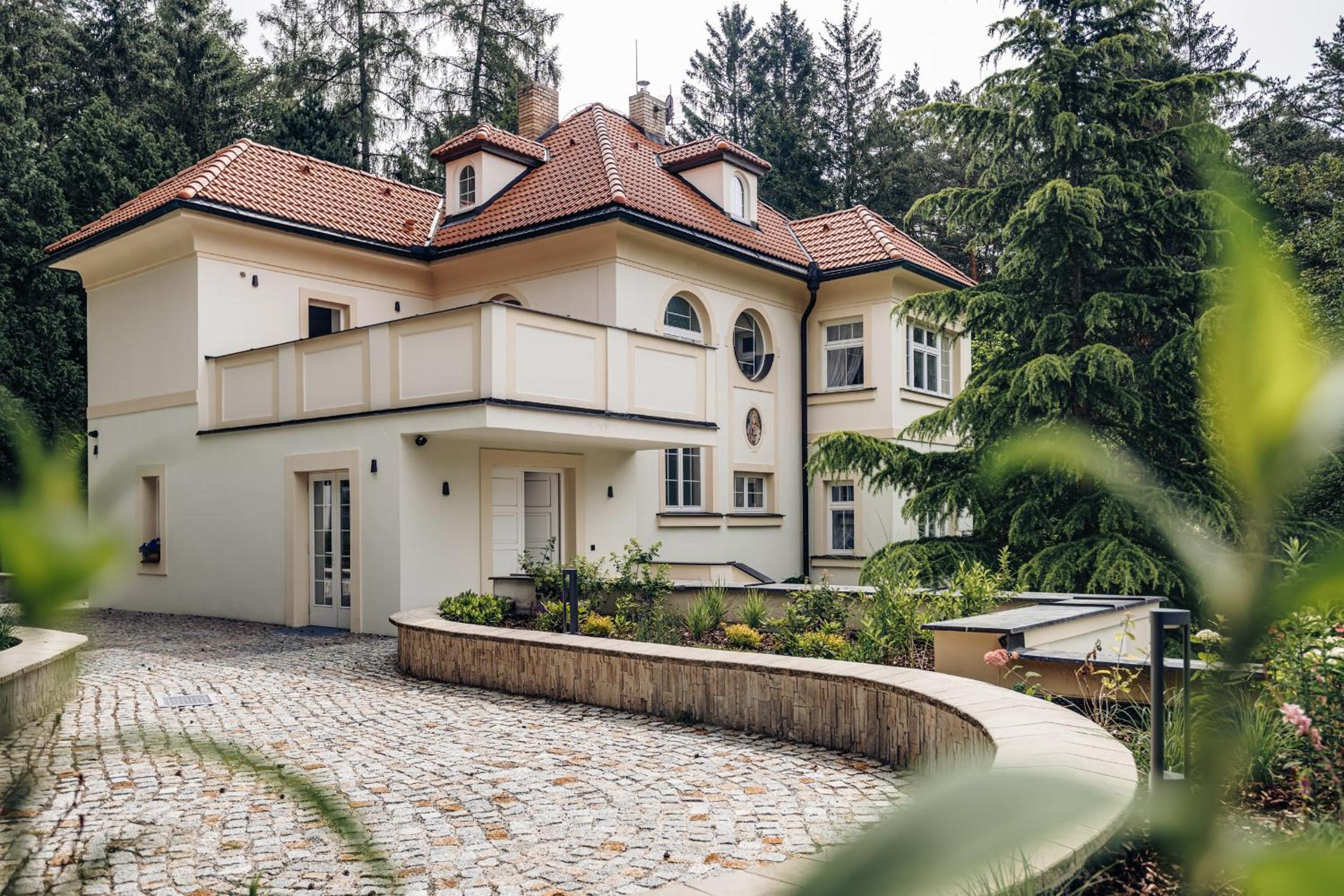Vila Zlatý Slavík - Luxurious Villa with Spa