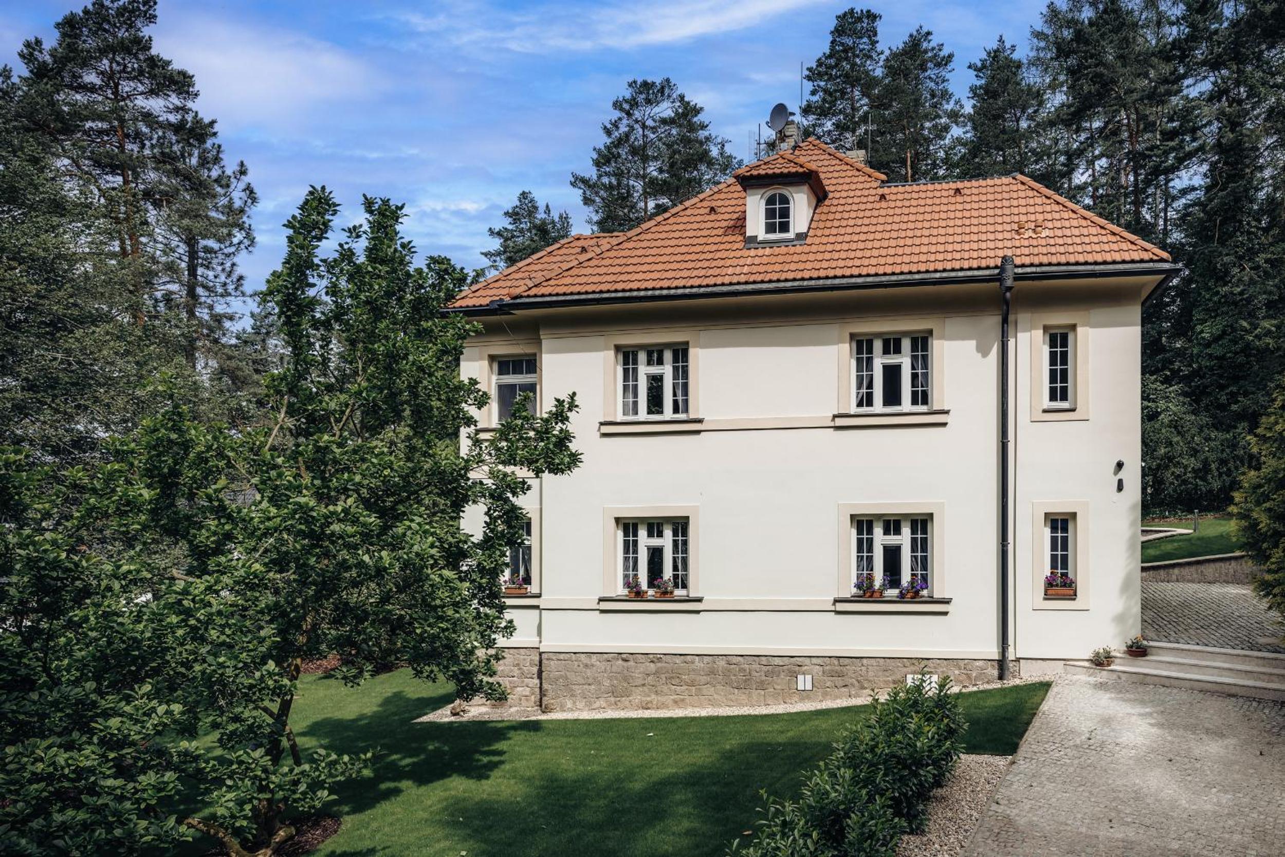 Vila Zlatý Slavík - Luxurious Villa with Spa