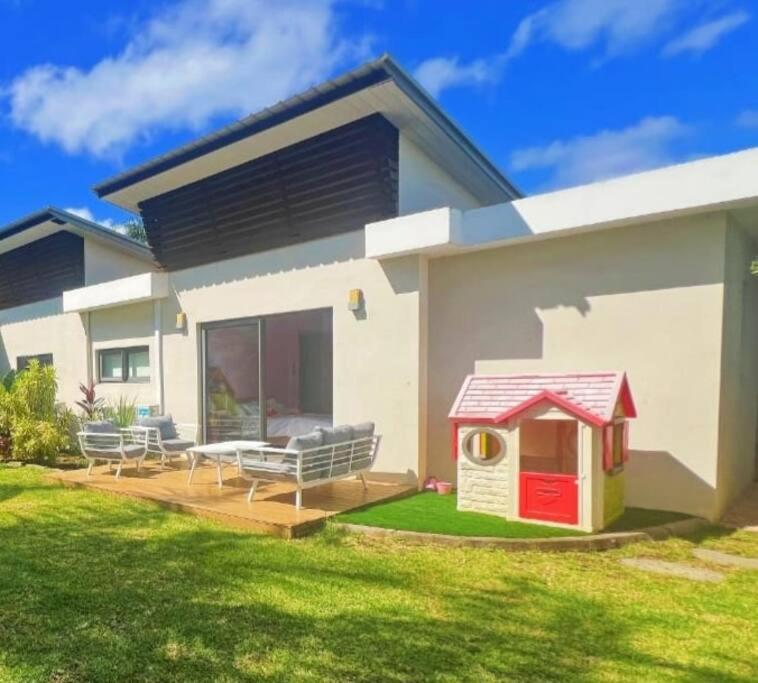 Villa Elenai - Modern 4 bedrooms - Saltwater Pool - Grand Baie view 3