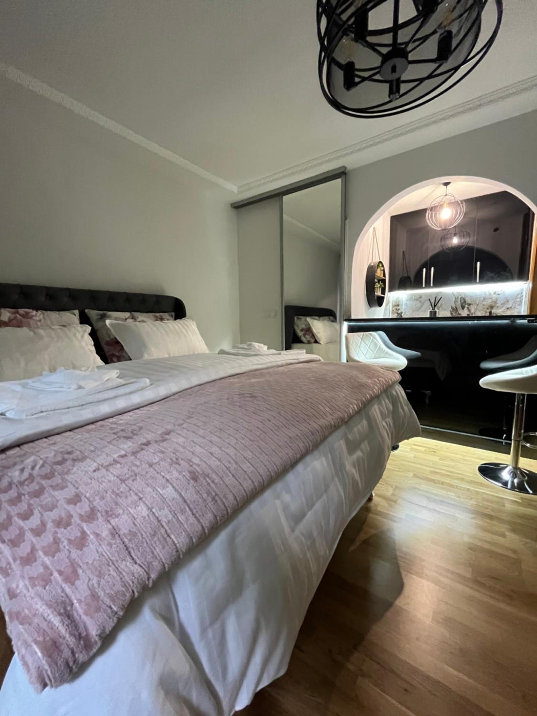 Central Botanic Apartment