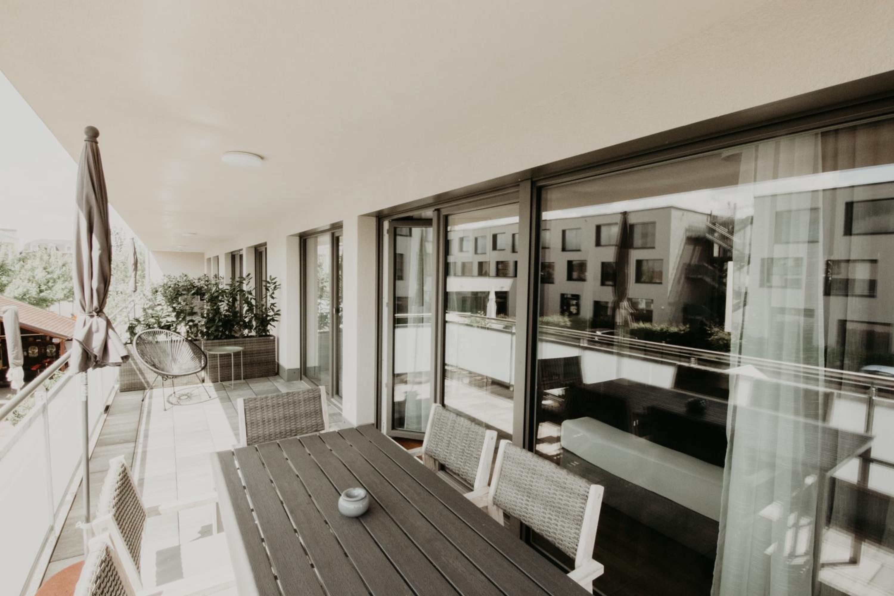 Jill Apartments