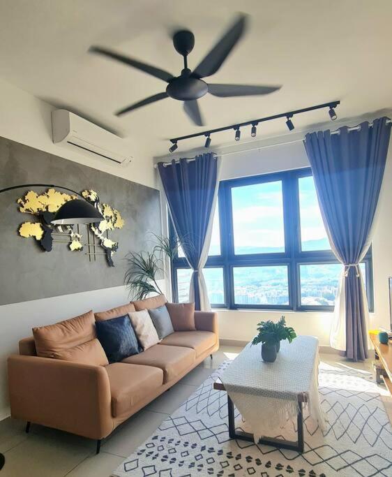 Spacious 3 bedroom suite at Cheras Maluri MRT A48
