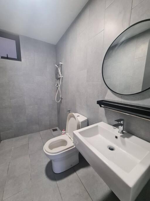 Spacious 3 bedroom suite at Cheras Maluri MRT A48