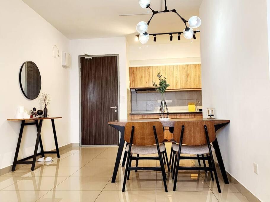 Spacious 3 bedroom suite at Cheras Maluri MRT A48