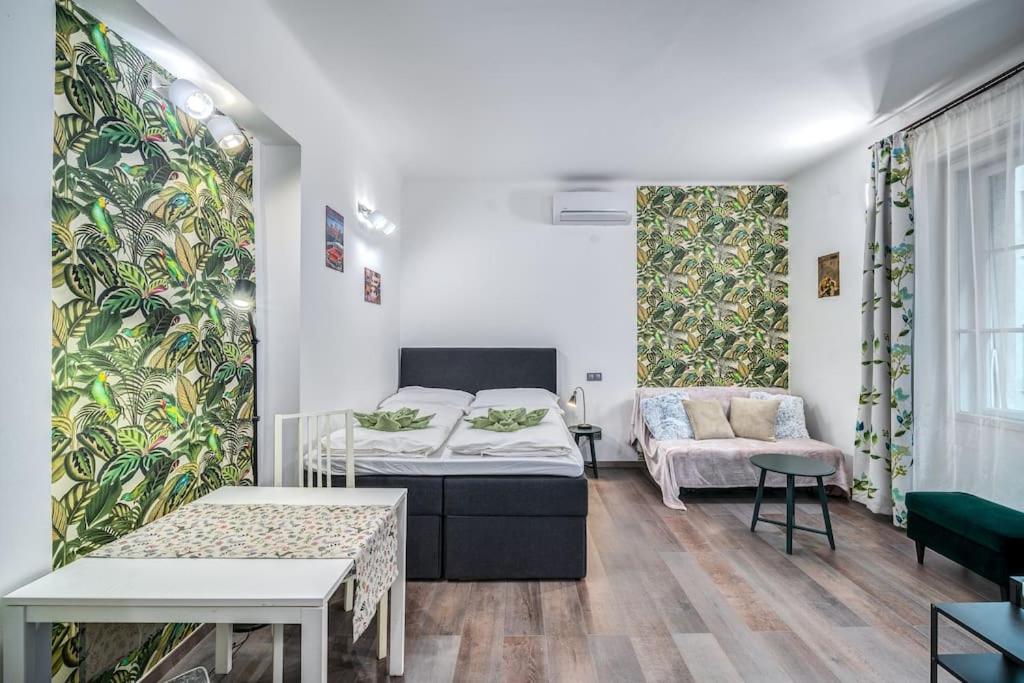 Danube Bank Hideaway
