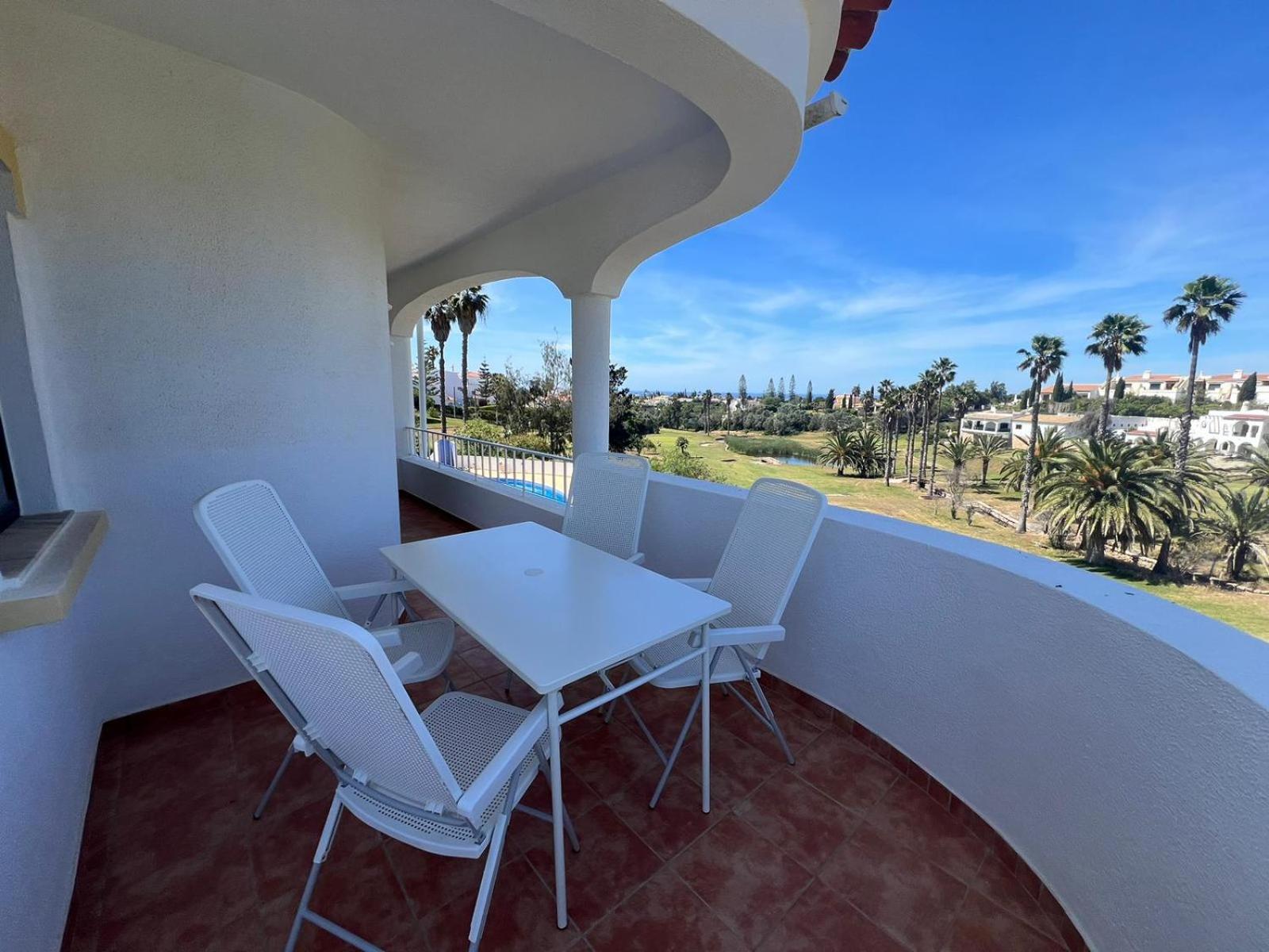 Renovated Vale do Milho Golf Apartment with sea view