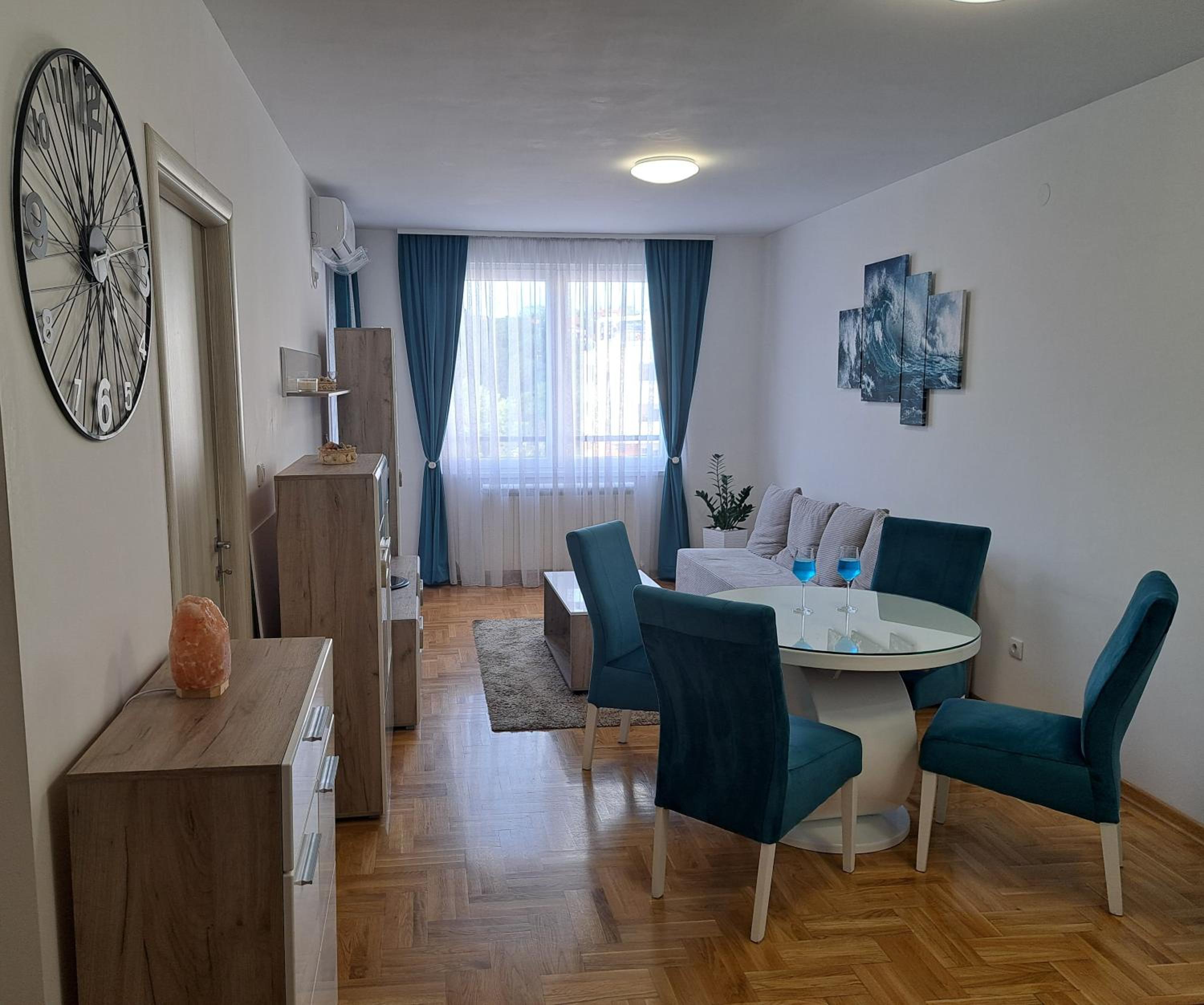 Plavi Paun Apartman