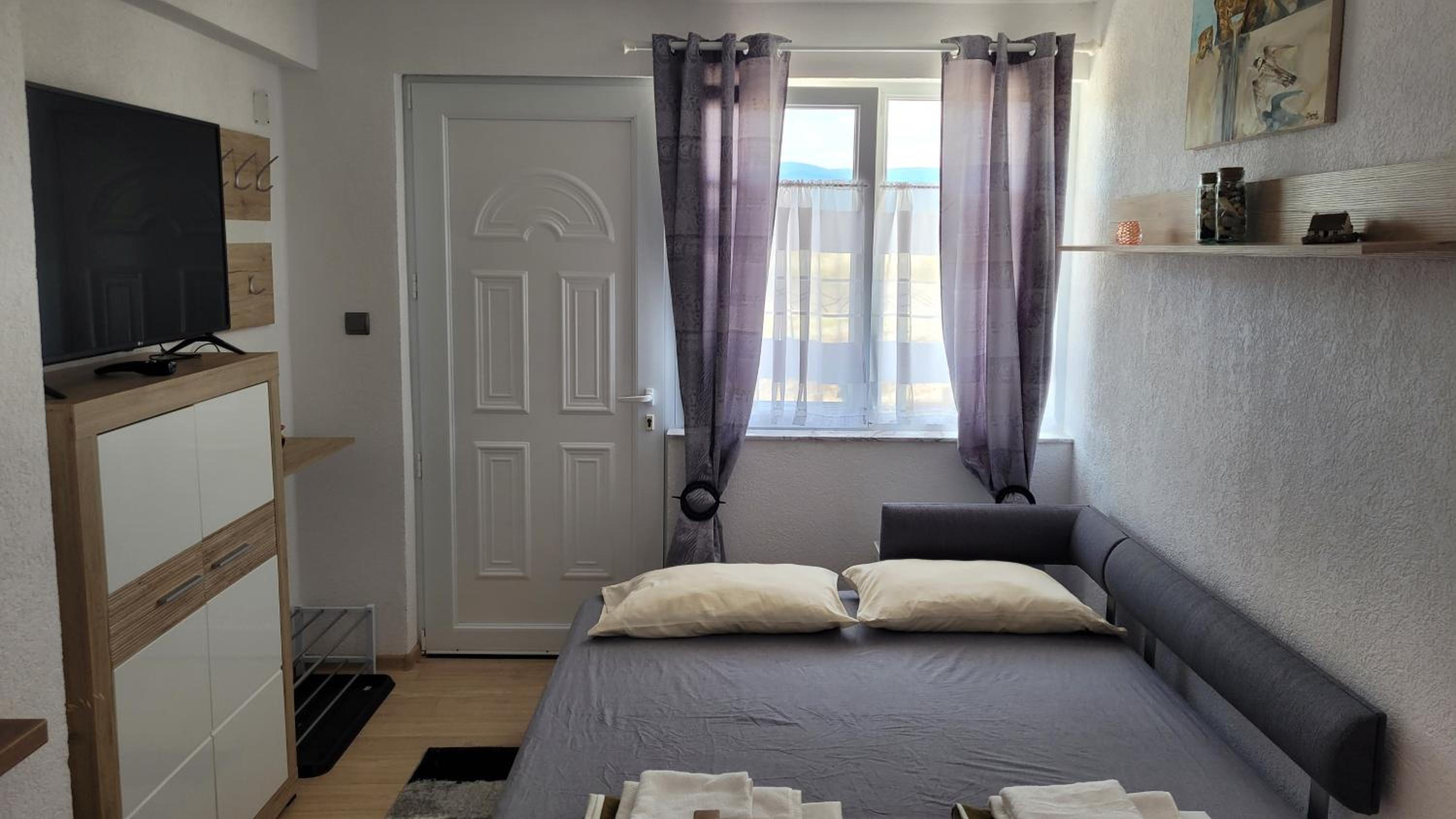 Strumyani tiny flat