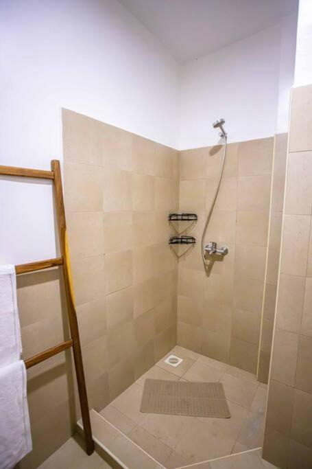 Rustic Haven Lakeside Condo in Entebbe view 4