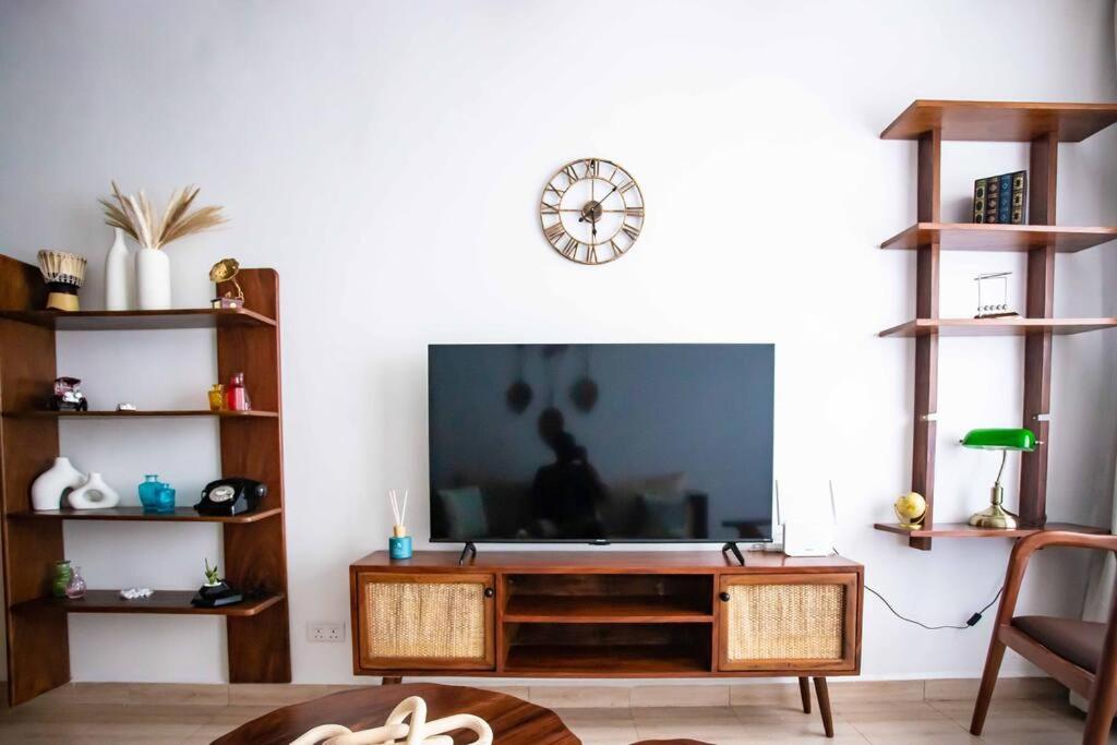 Rustic Haven Lakeside Condo in Entebbe view 5