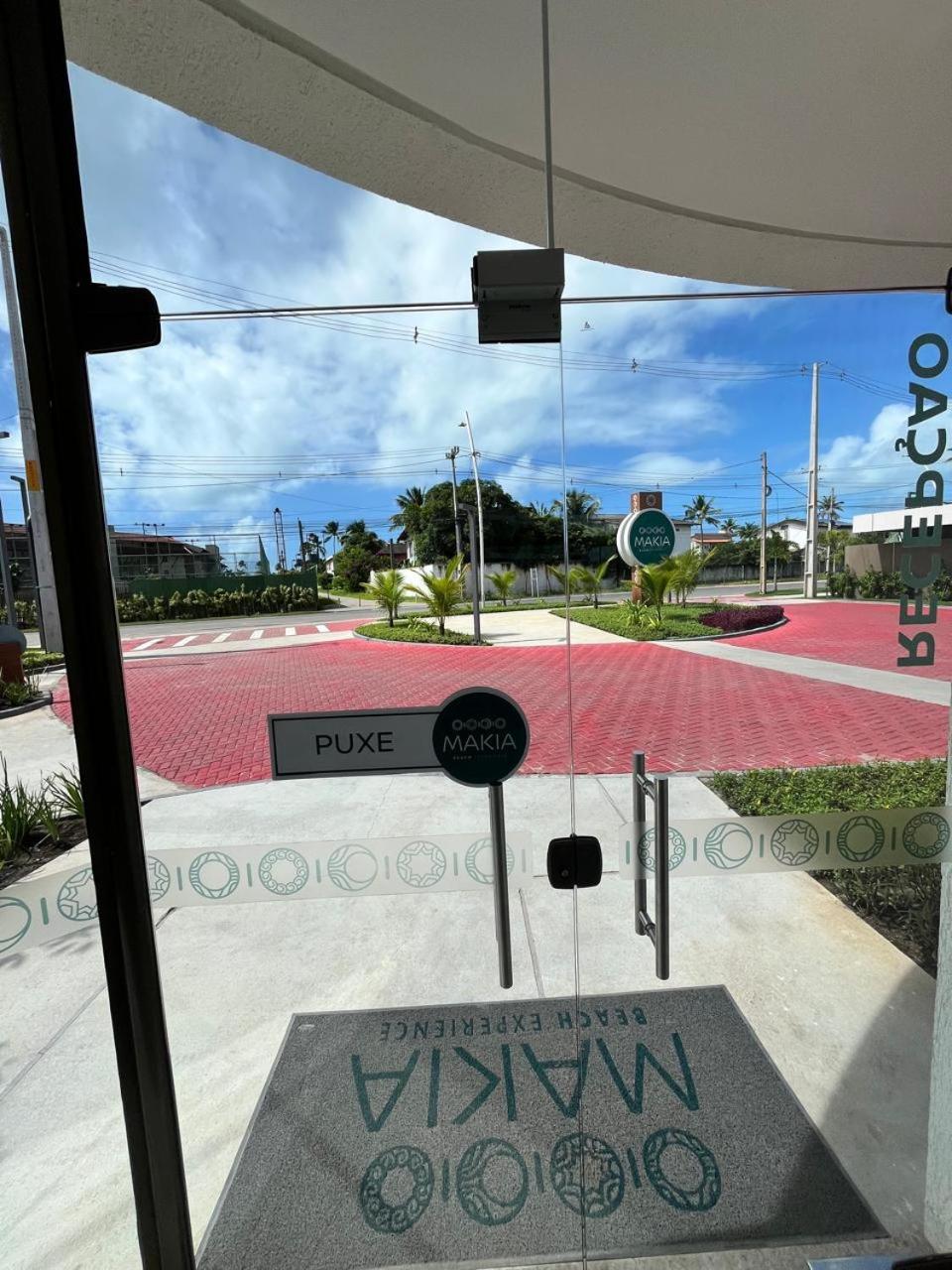 Resort em Porto de Galinhas- Flat Térreo Frente Piscinas- Muro Alto-B18
