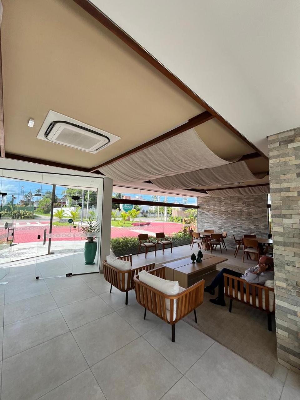 Resort em Porto de Galinhas- Flat Térreo Frente Piscinas- Muro Alto-B18